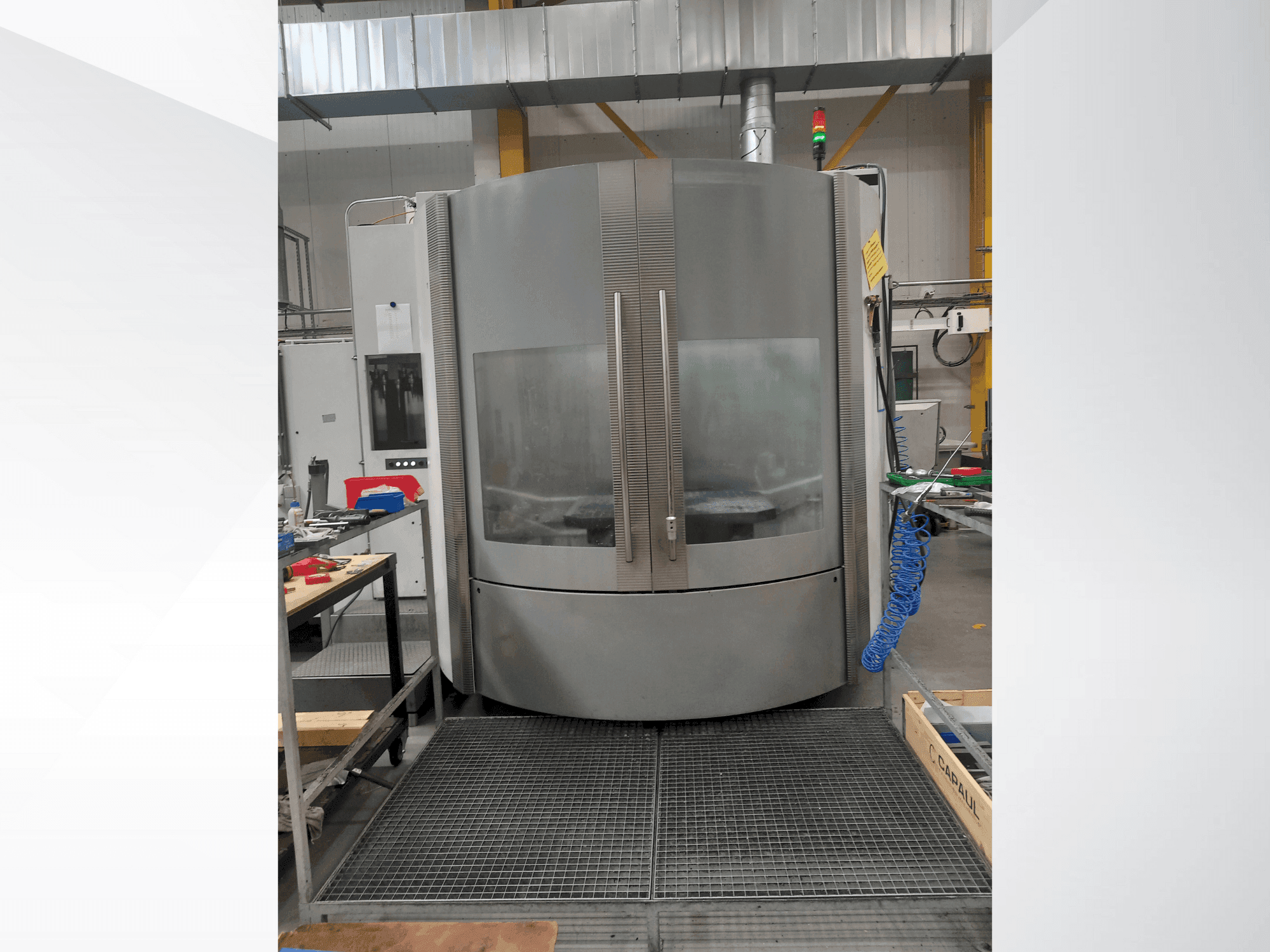 Вид станка DMG DECKEL MAHO DMC 125U спереди