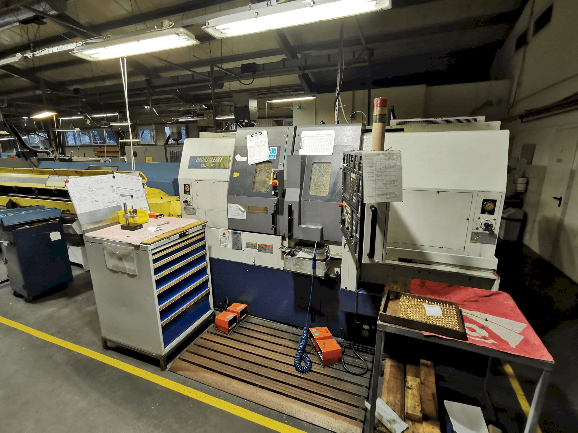 Вид станка MORI SEIKI DL-151Y спереди