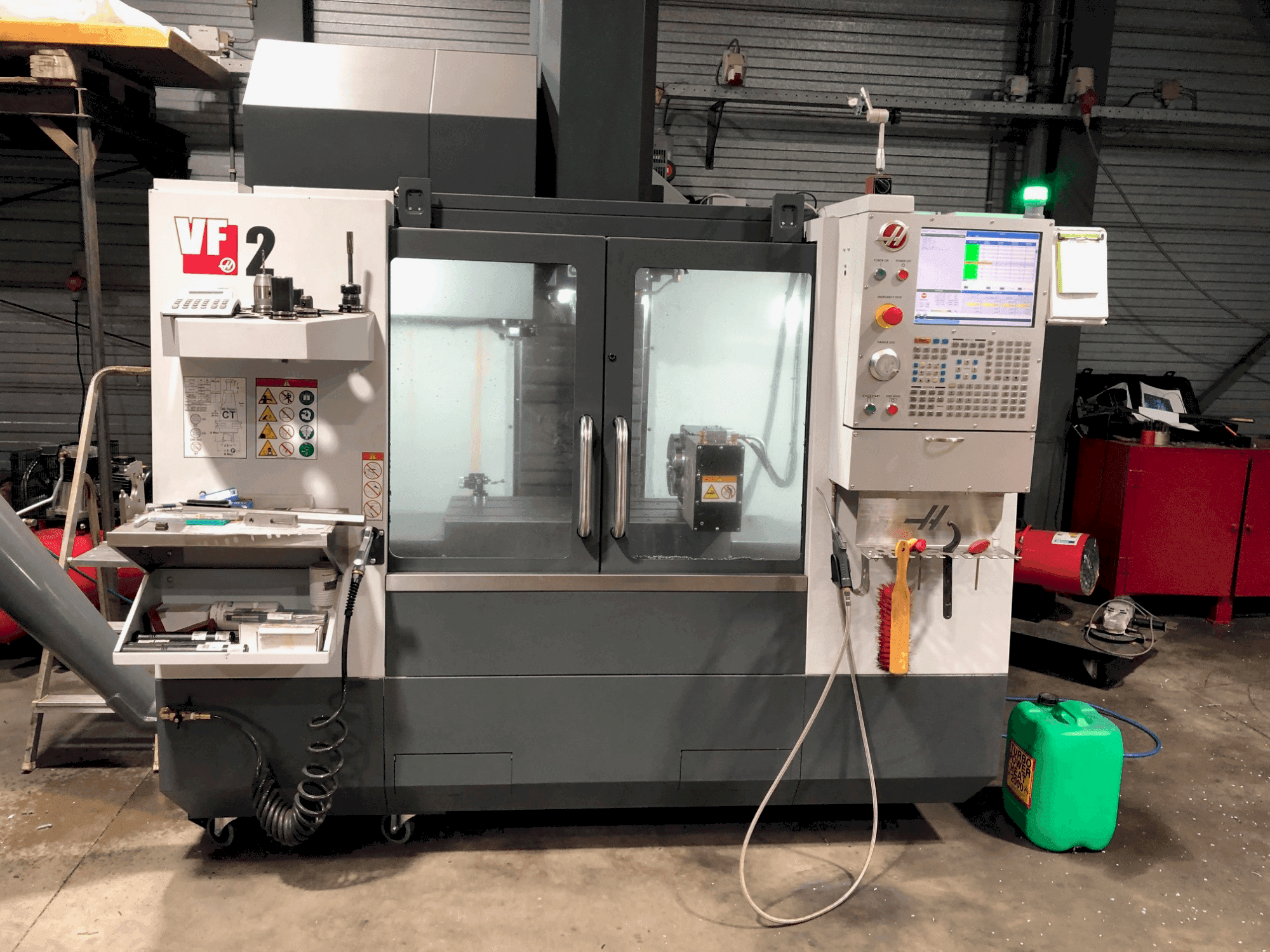 Вид станка HAAS VF-2 спереди