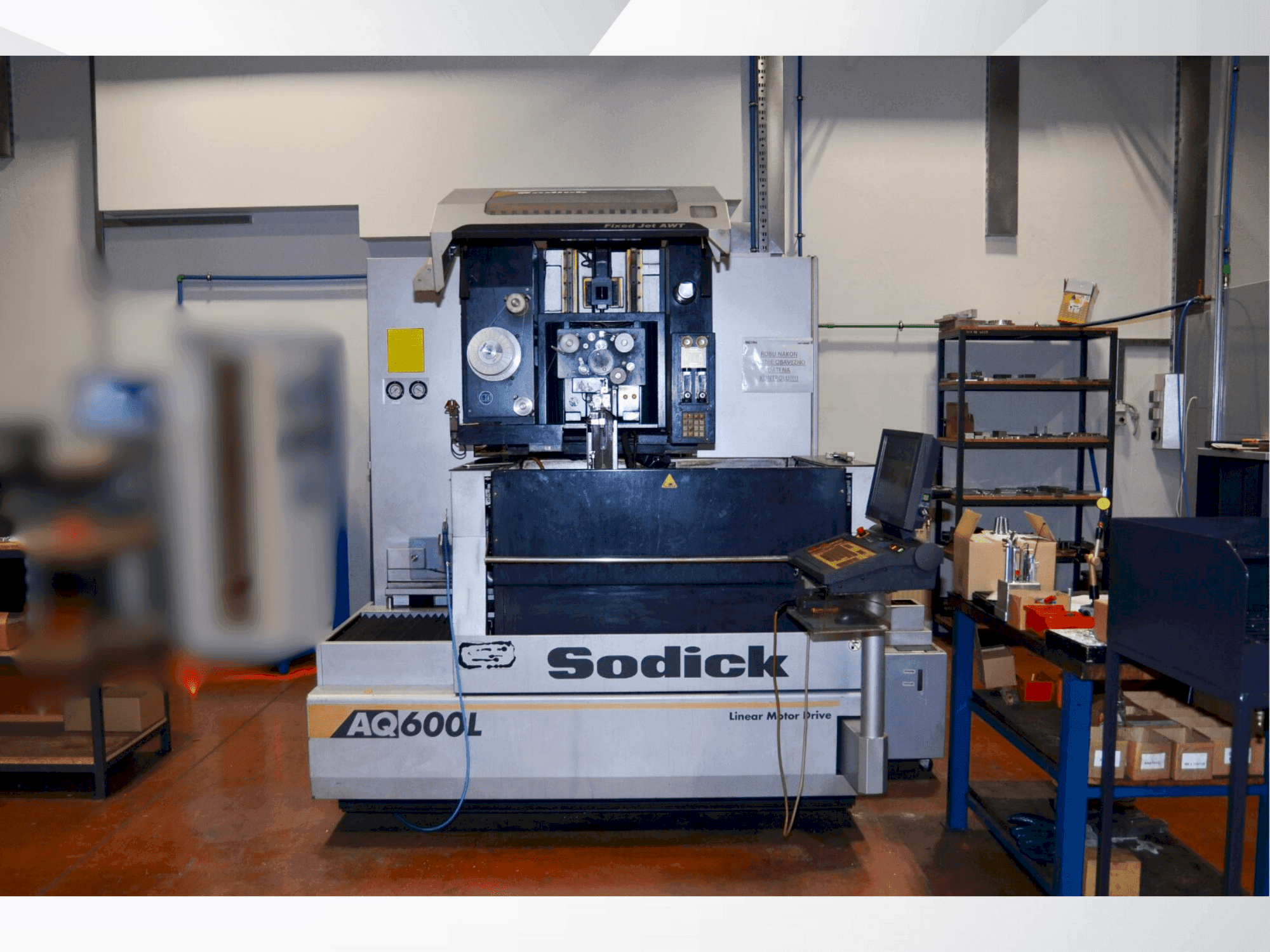 Вид станка Sodick AQ 600L спереди