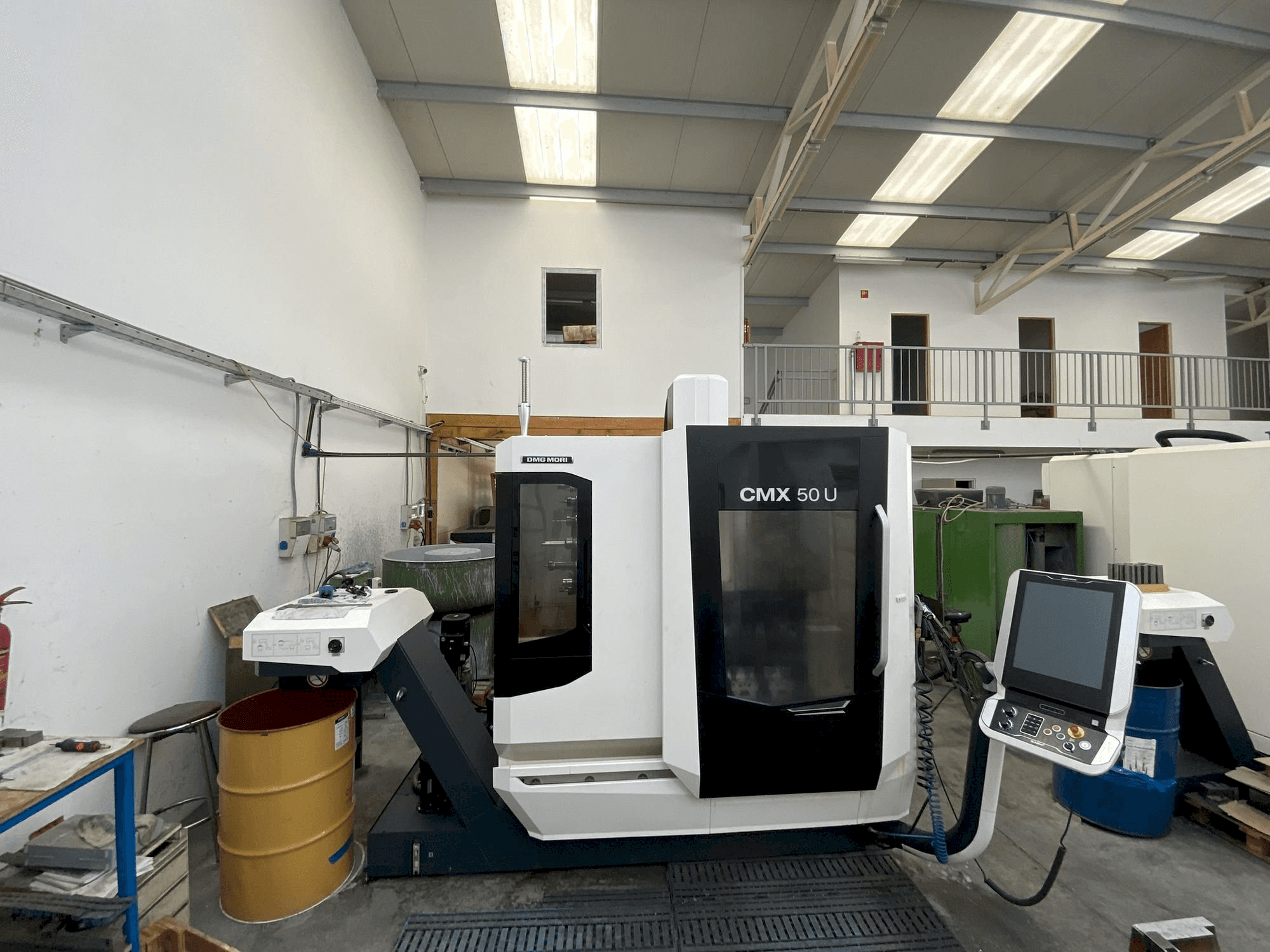 Вид станка DMG MORI CMX 50 U спереди
