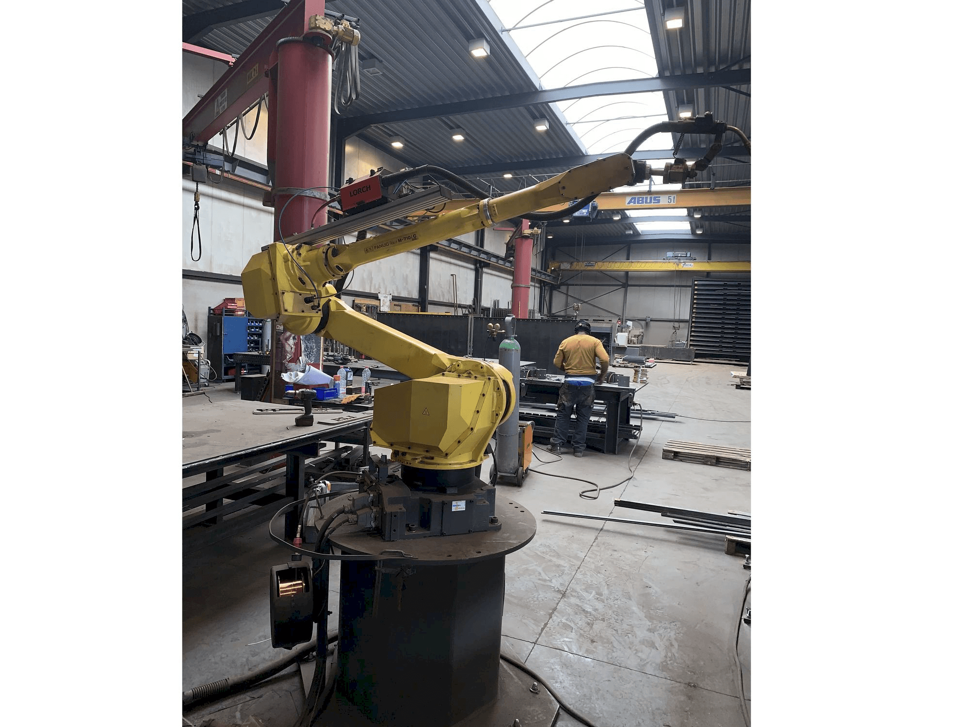 Вид станка FANUC M-710 iC 20L спереди