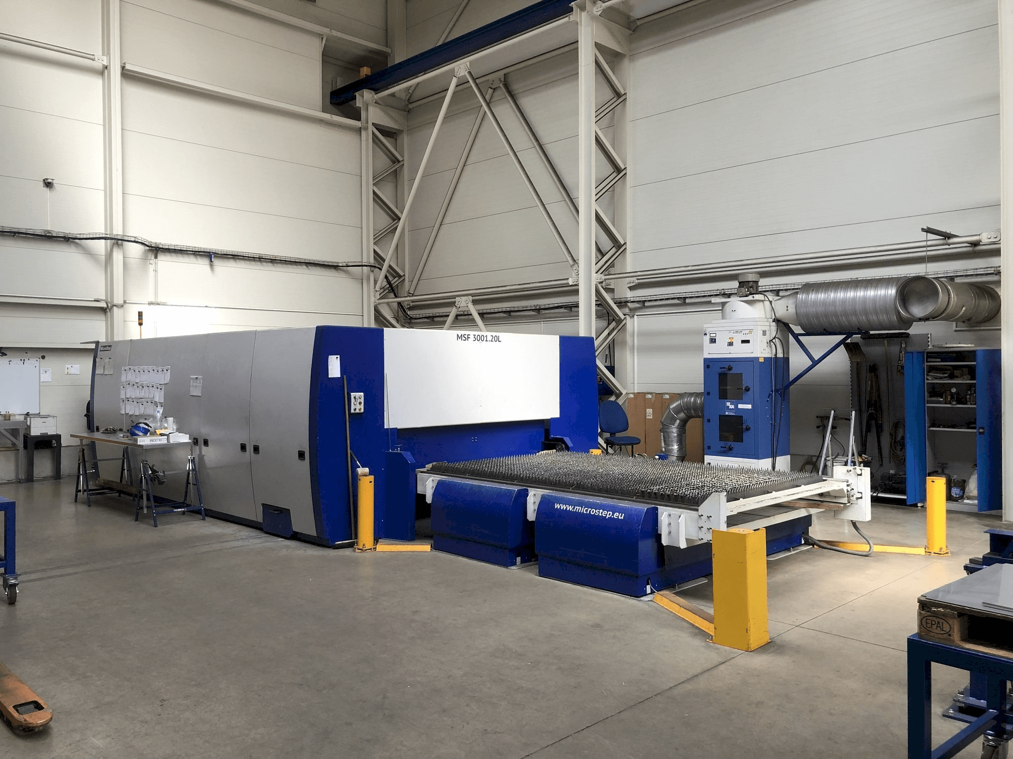 Вид станка с MicroStep MSF 3001.20L правой стороны