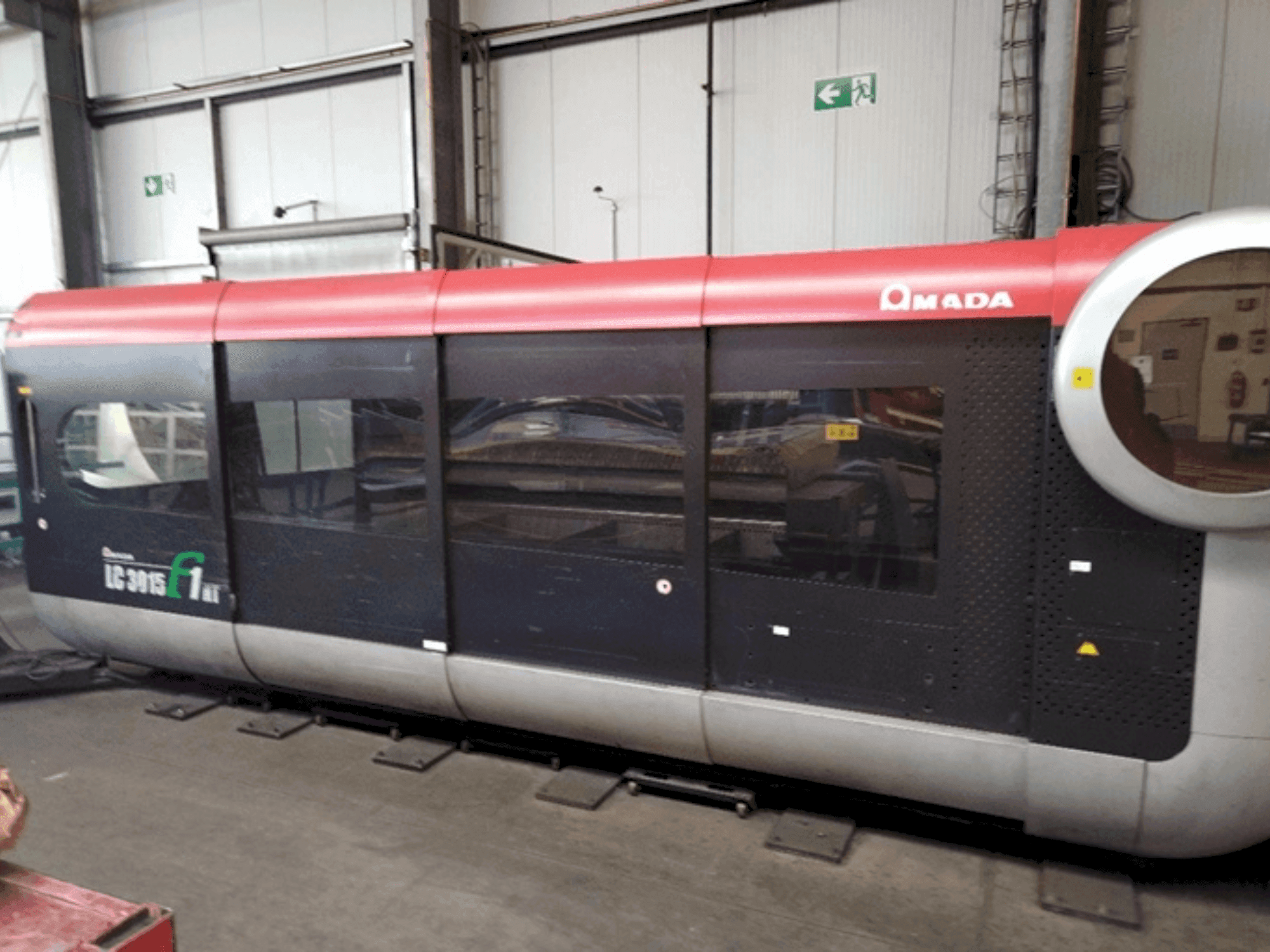 Вид станка AMADA LC 3015 F1 NT спереди
