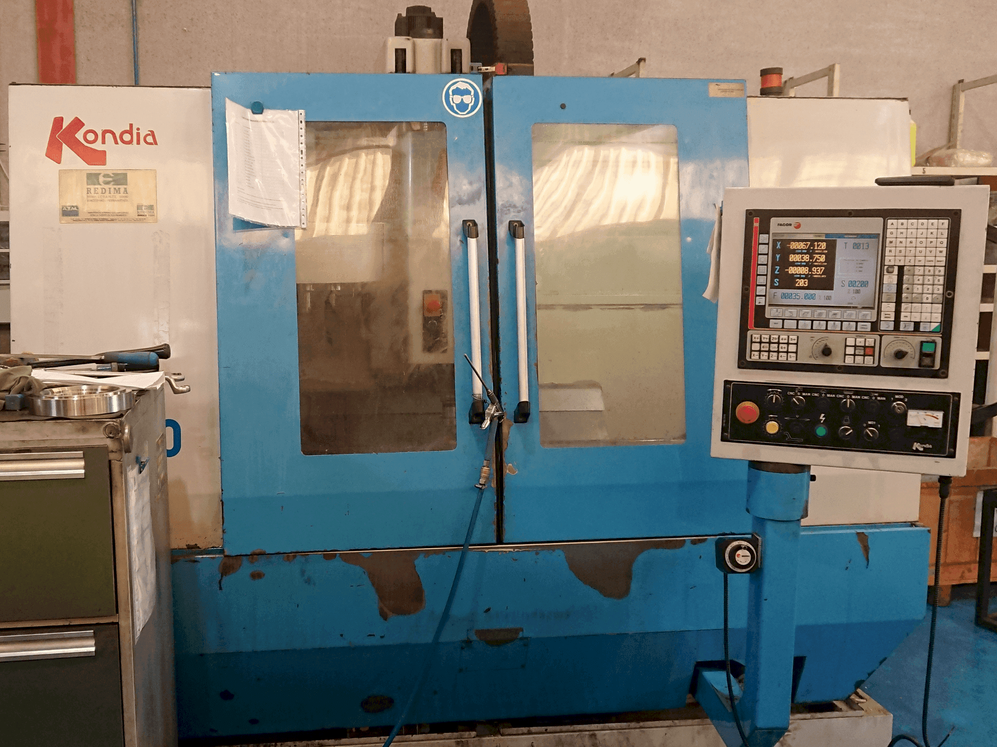 Вид станка KONDIA B-1050 спереди