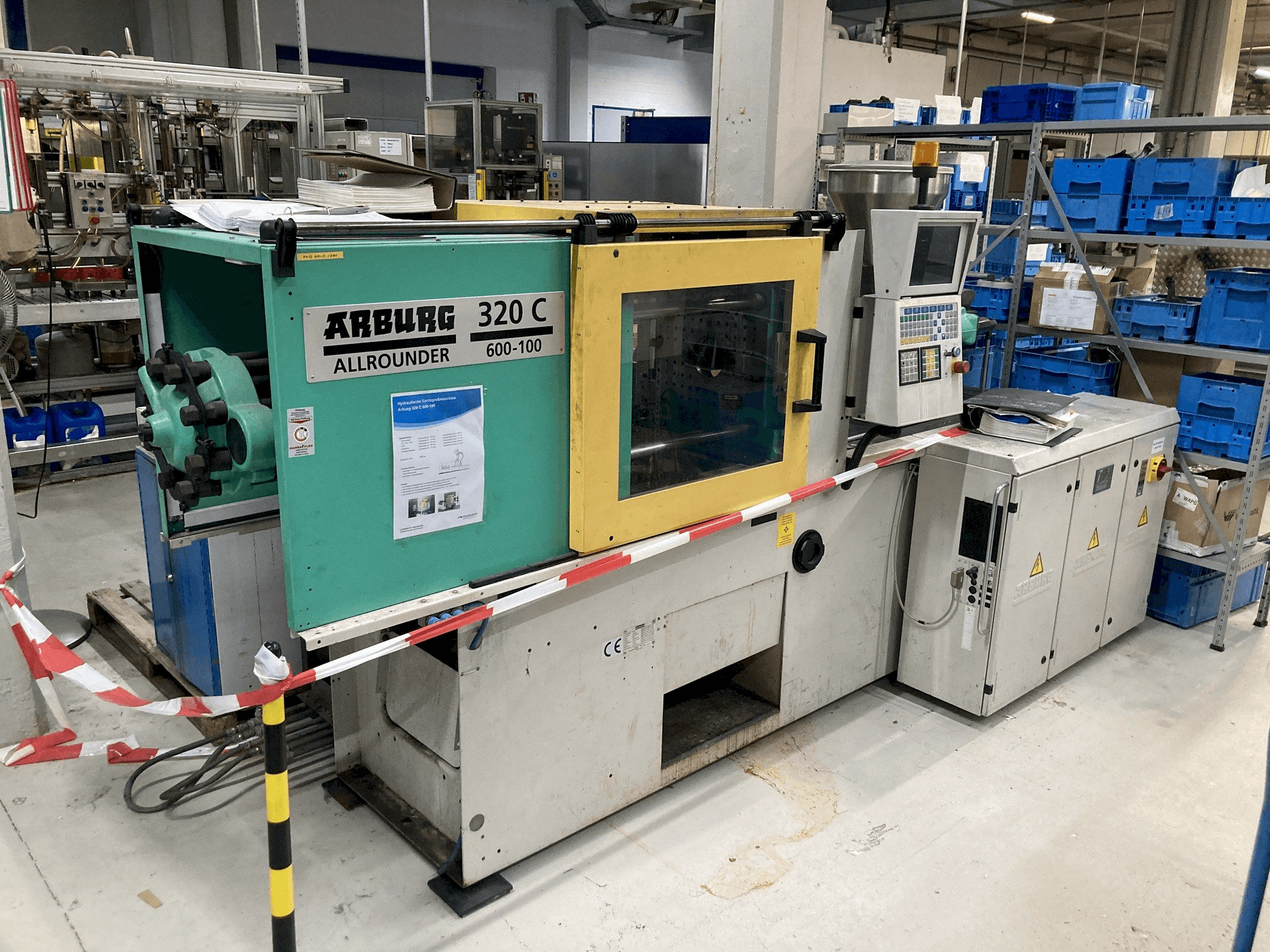 Вид станка Arburg 320 C 600 спереди