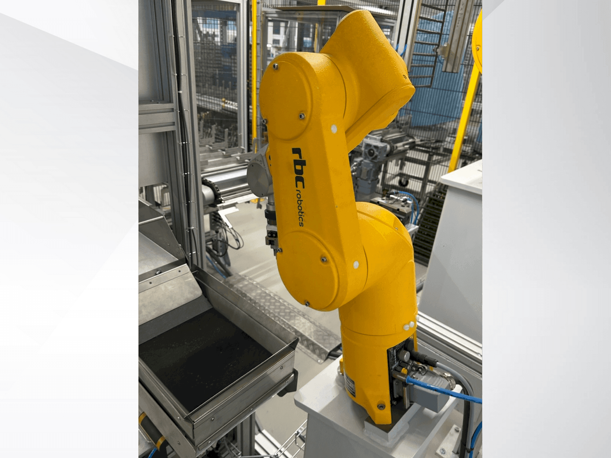 Вид станка STAUBLI TX60 спереди