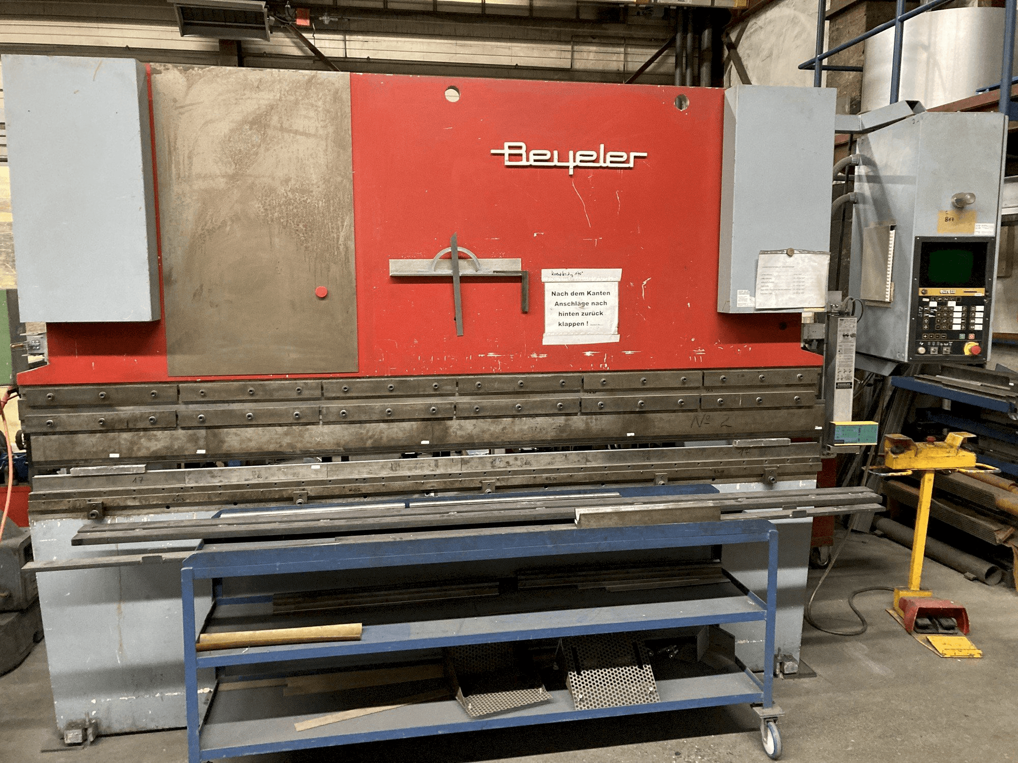 Вид станка BEYELER M3 спереди