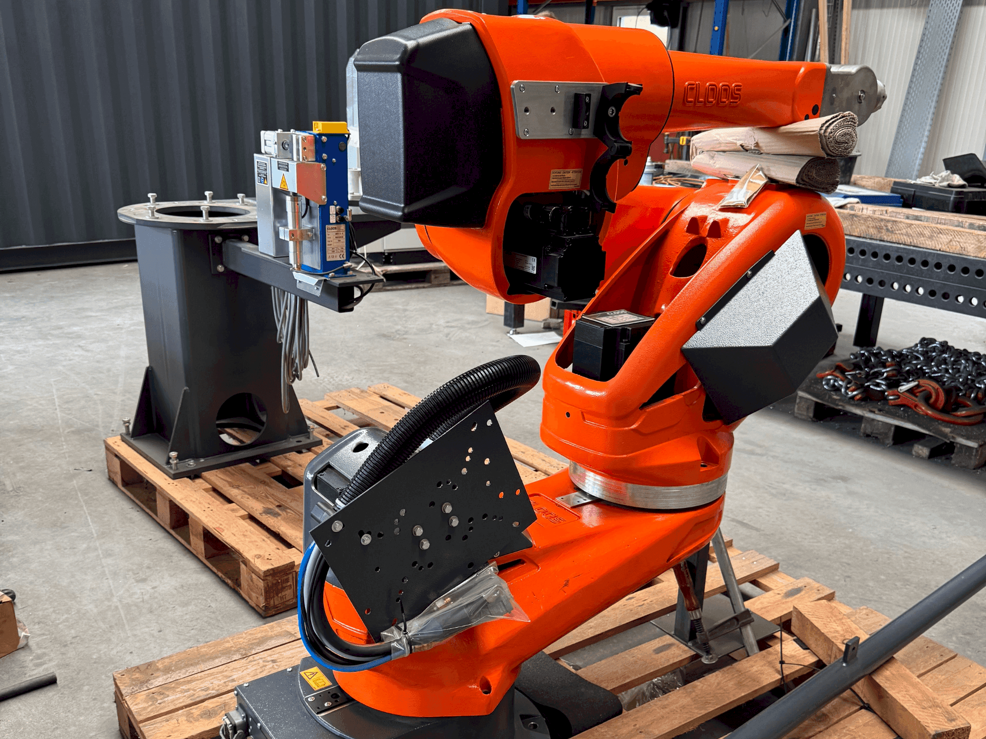 Вид станка CLOOS QIROX QRC 350-E спереди