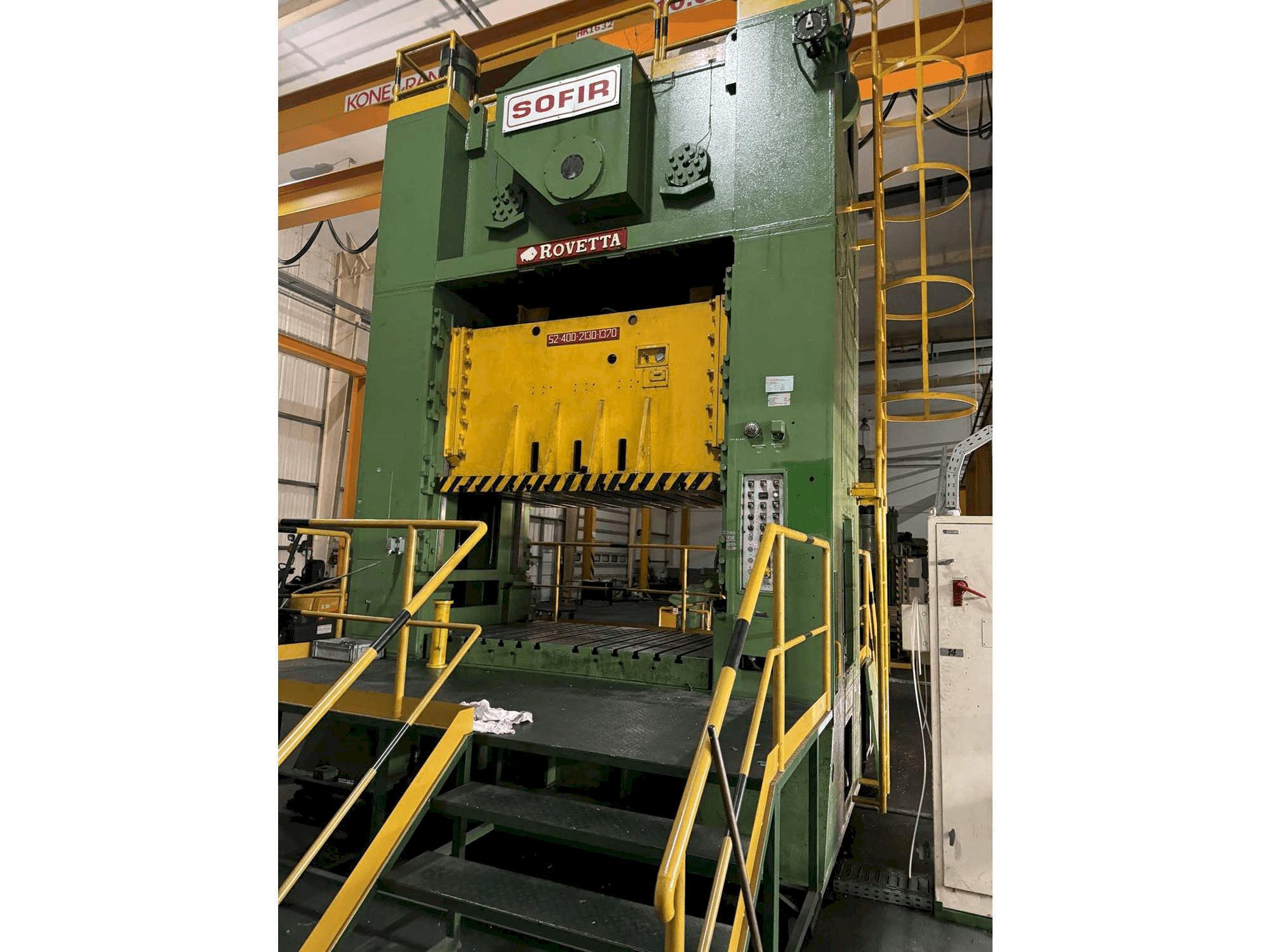 Вид станка ROVETTA 400t спереди