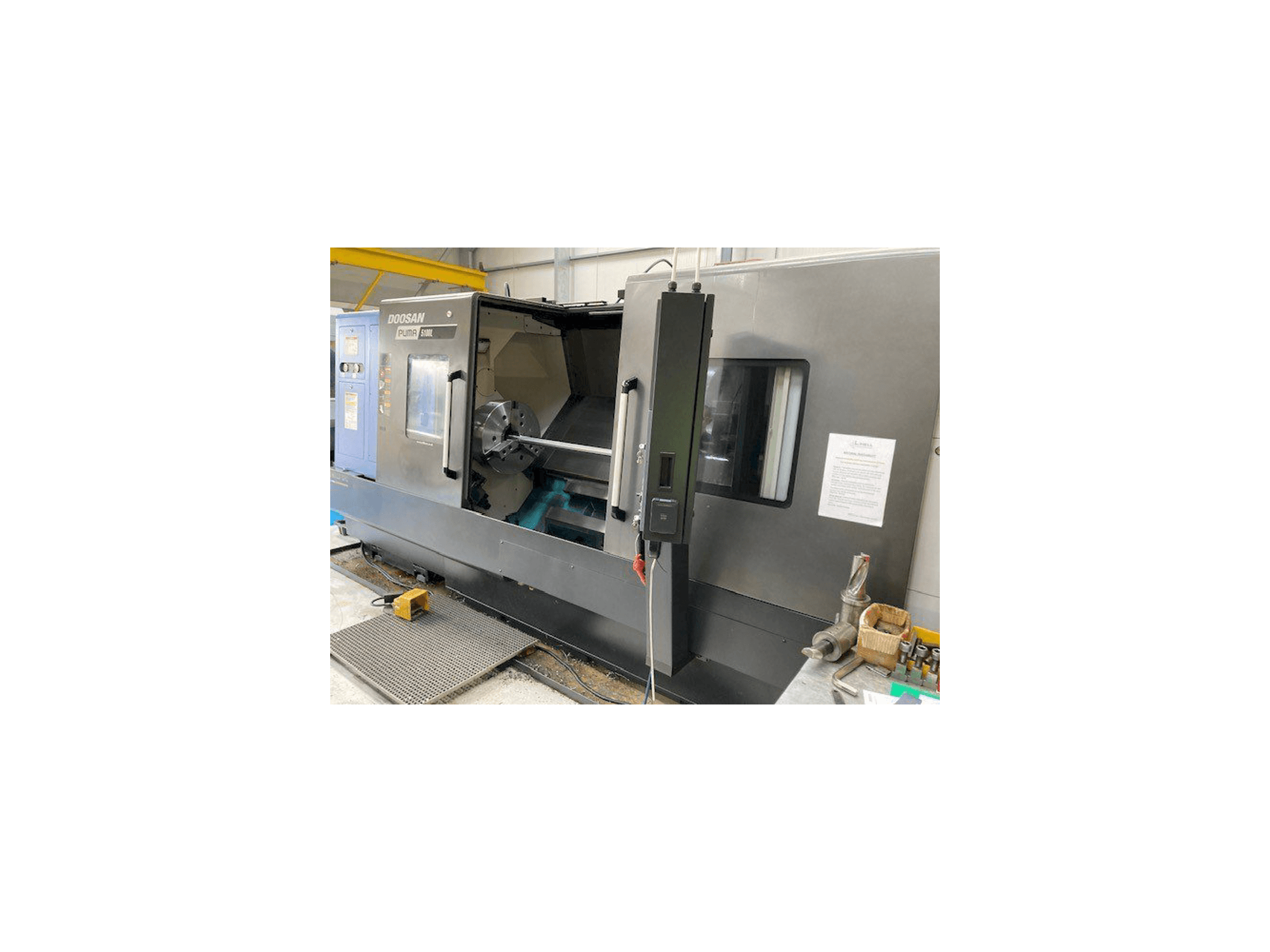 Вид станка Doosan Puma 5100LB спереди