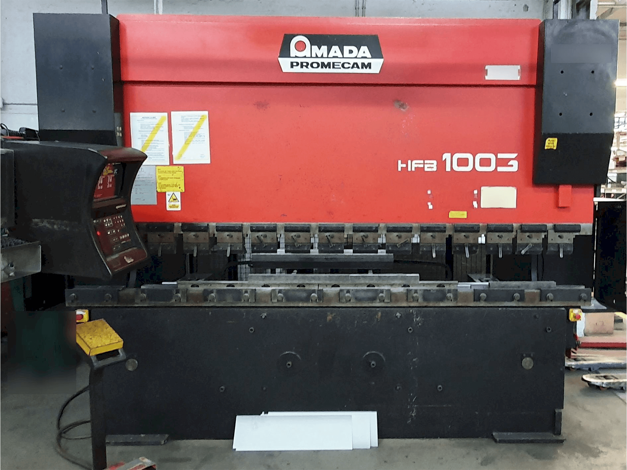 Вид станка AMADA HFB 100.3 спереди