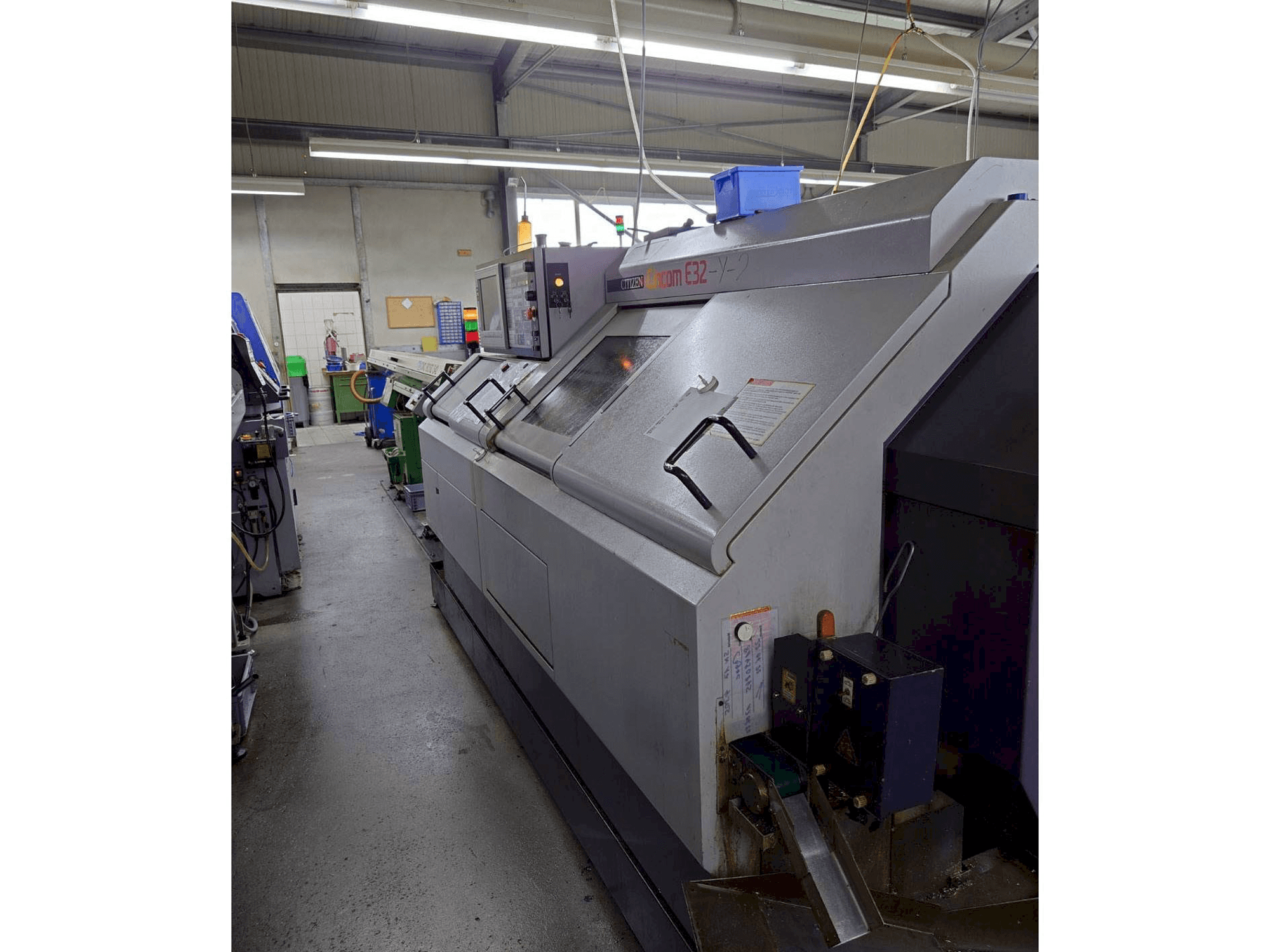 Вид станка с Citizen E32-Y-2 правой строны