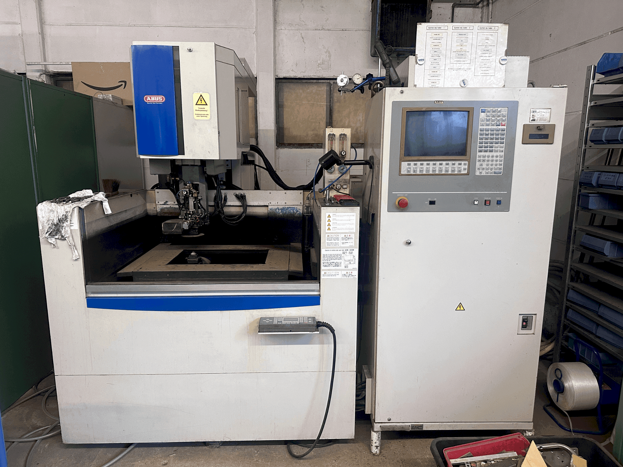 Вид станка Mitsubishi FX20K спереди