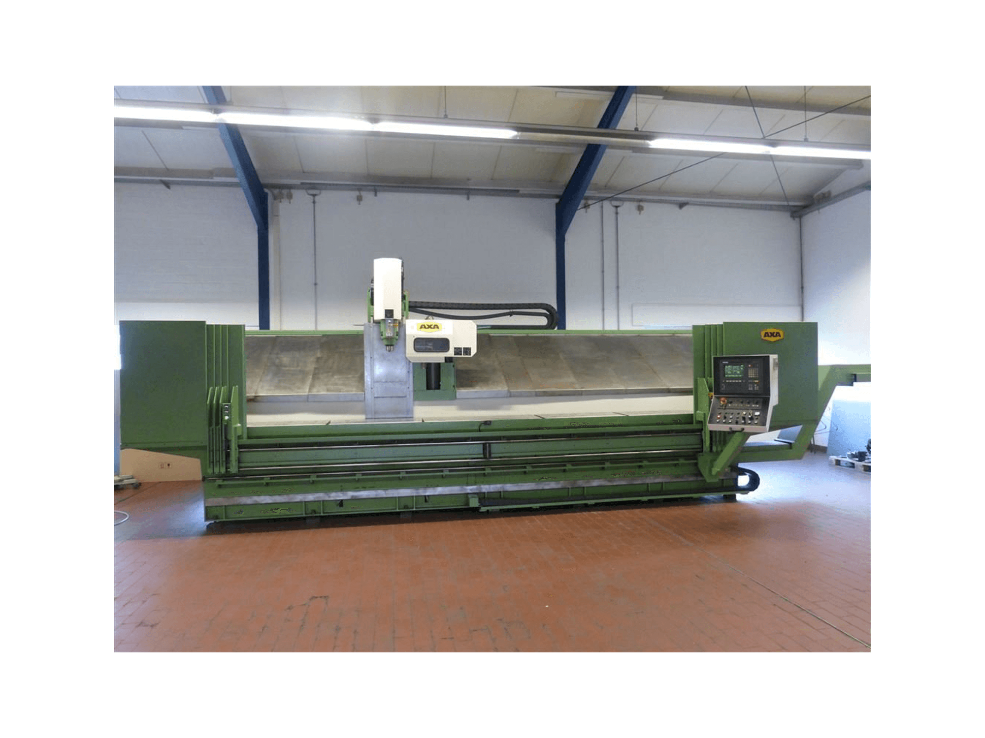 Вид станка AXA VSC 1-5000M/E спереди
