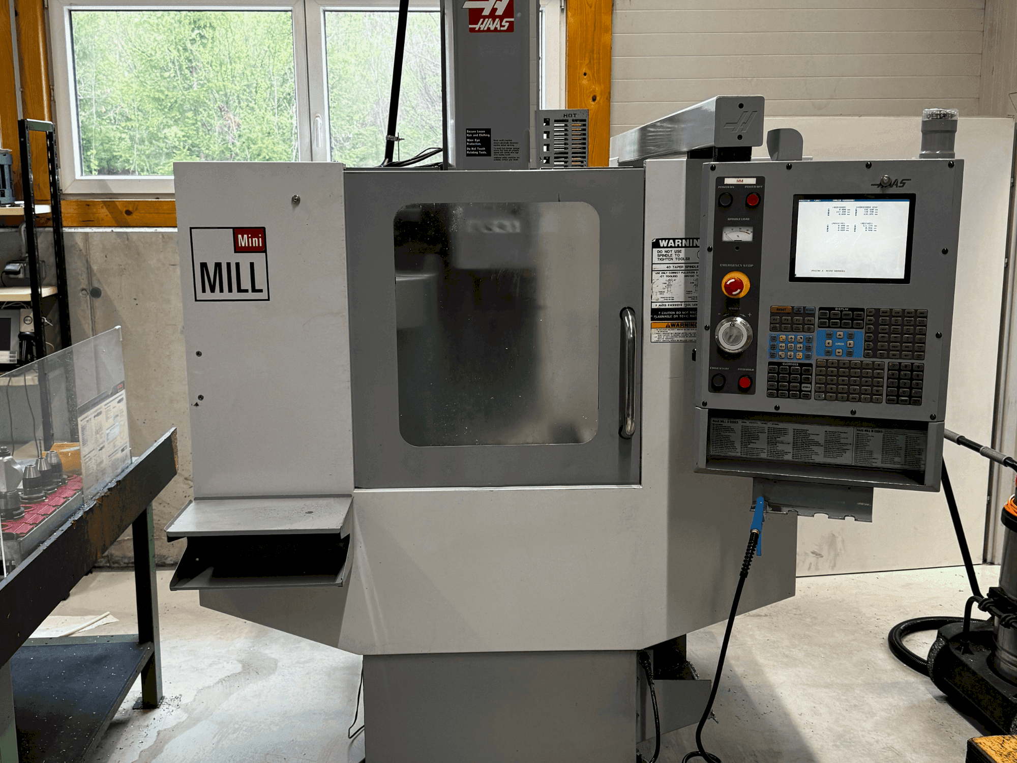 Вид станка HAAS Mini-Mill HE спереди