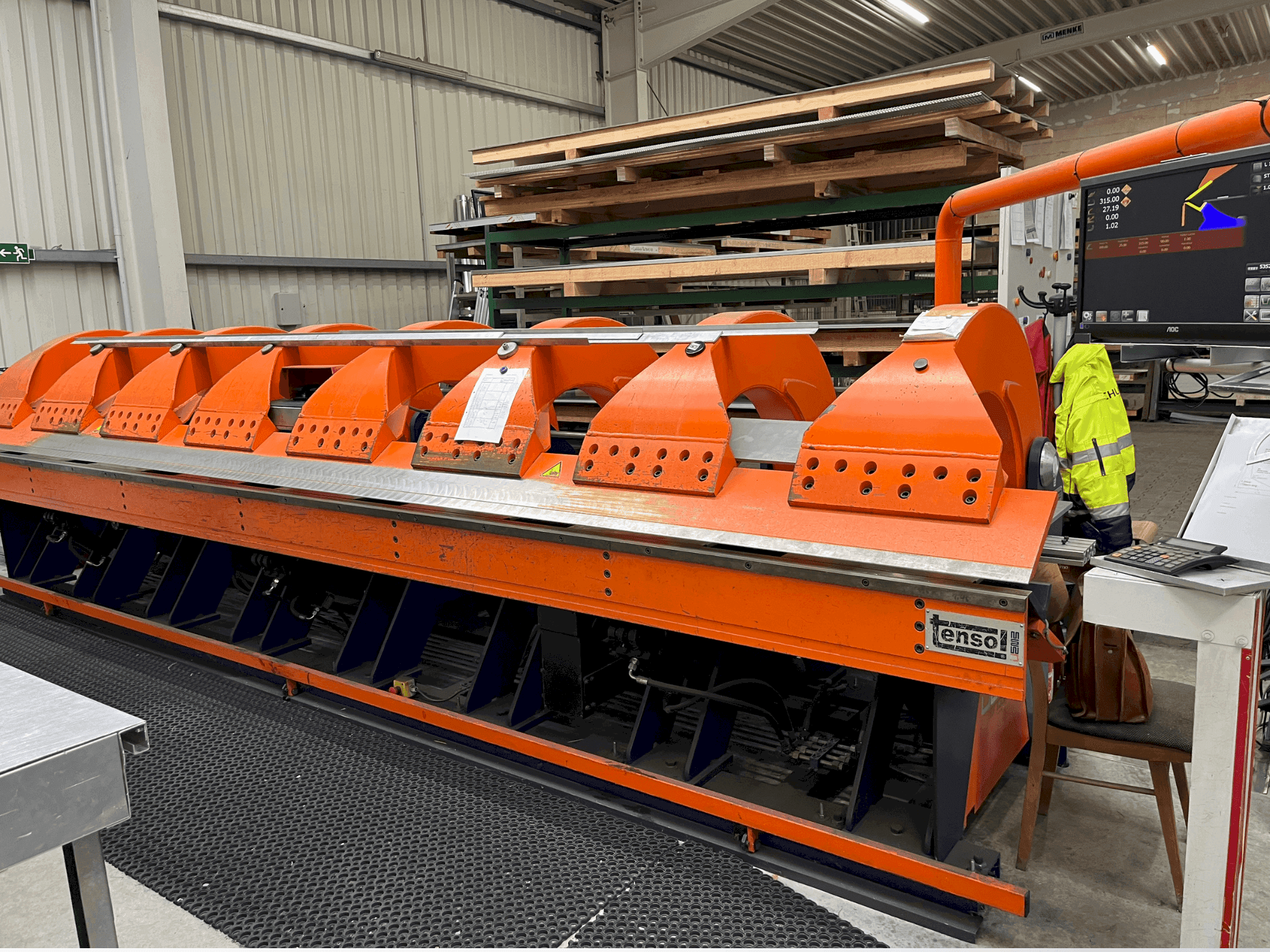 Вид станка OEMB H200.60 спереди