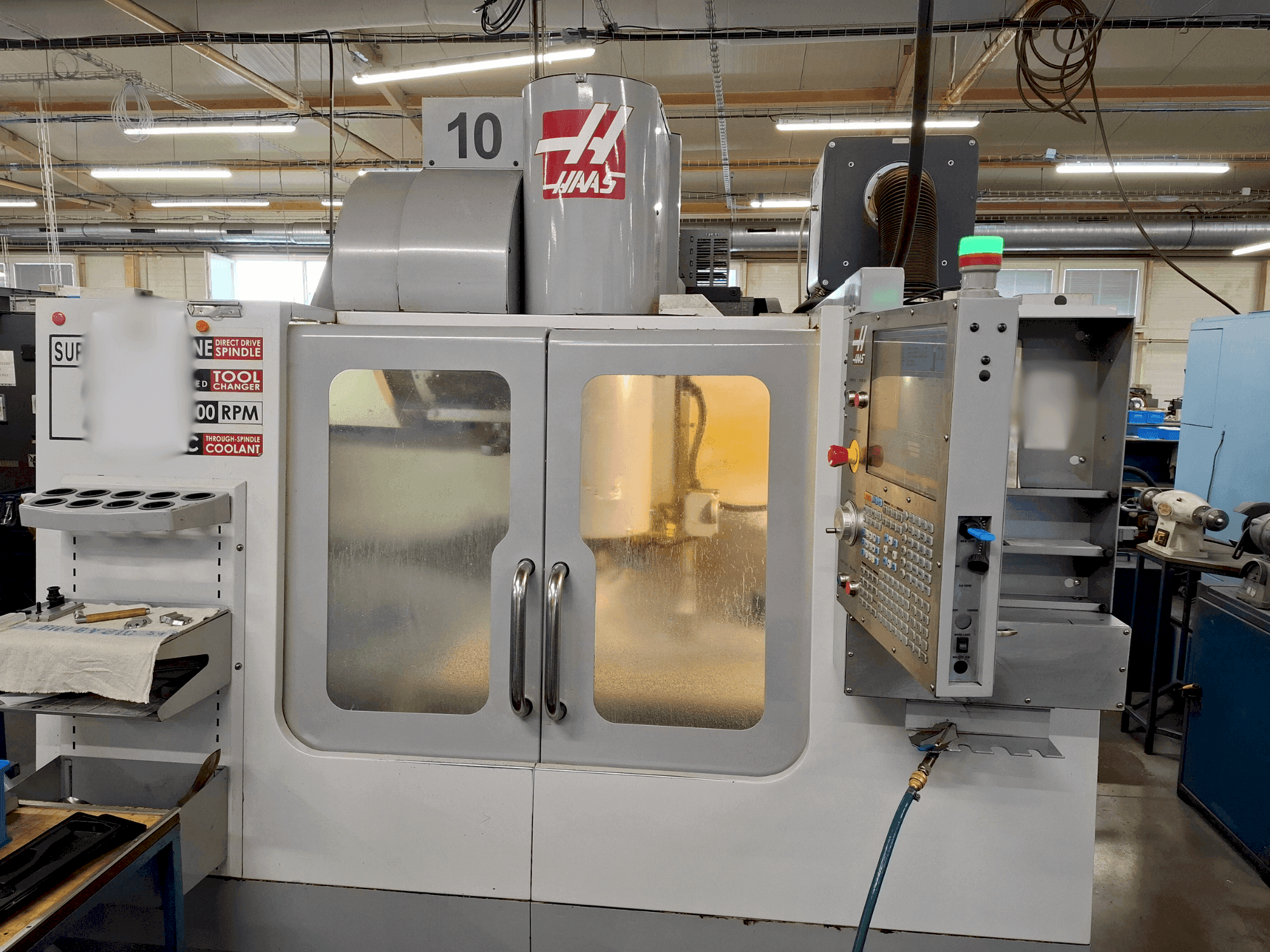 Вид станка HAAS VF-2SSHE спереди