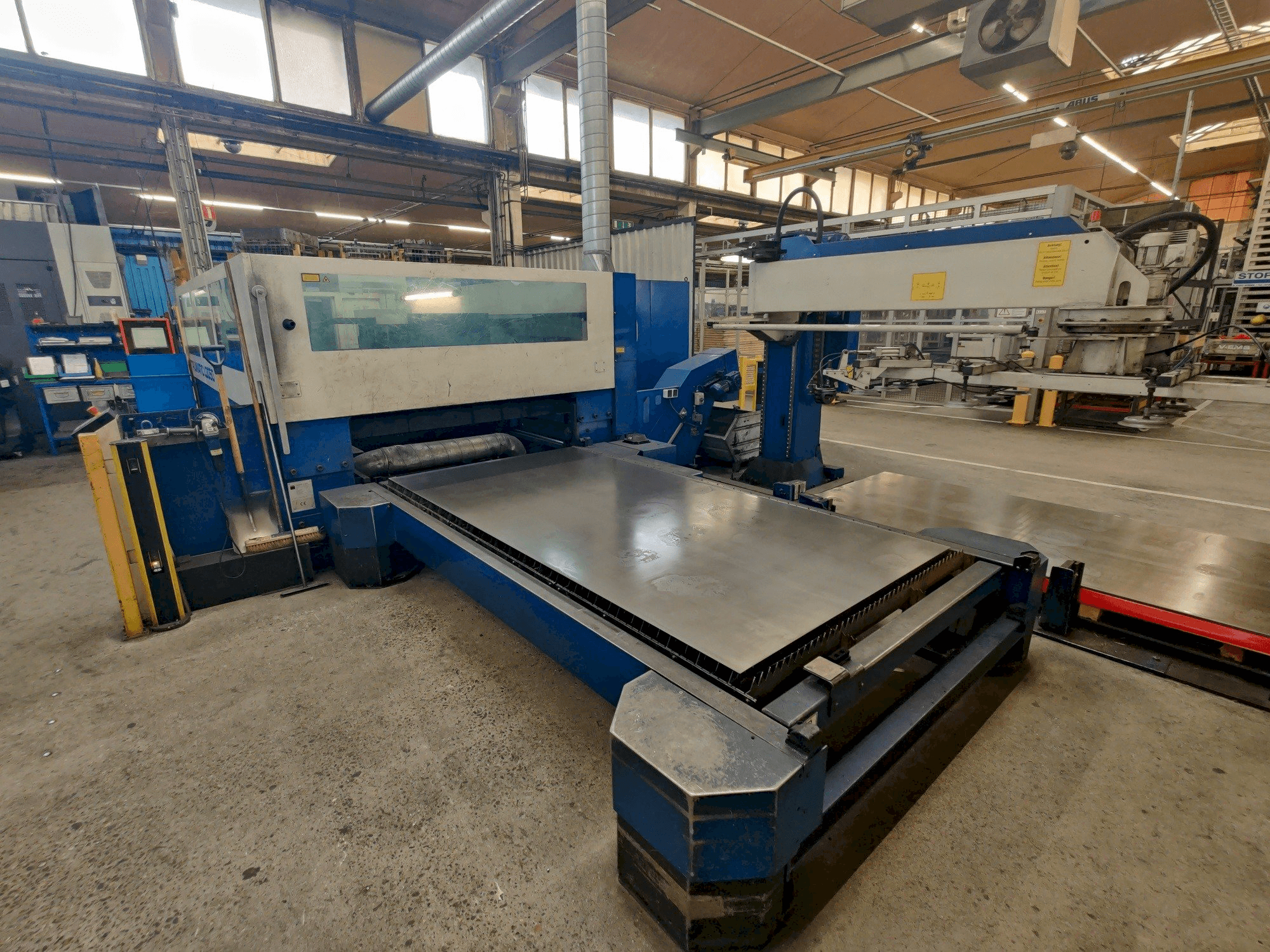 Вид станка Trumpf Trumatic L3050 спереди