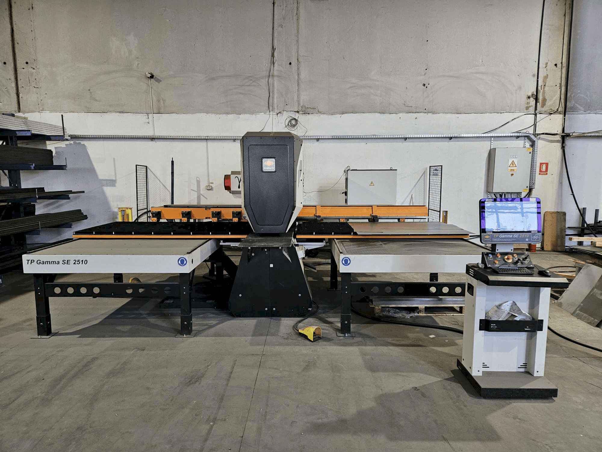 Вид станка TECNOLOGY Italiana TP GAMMA SE 2510 спереди