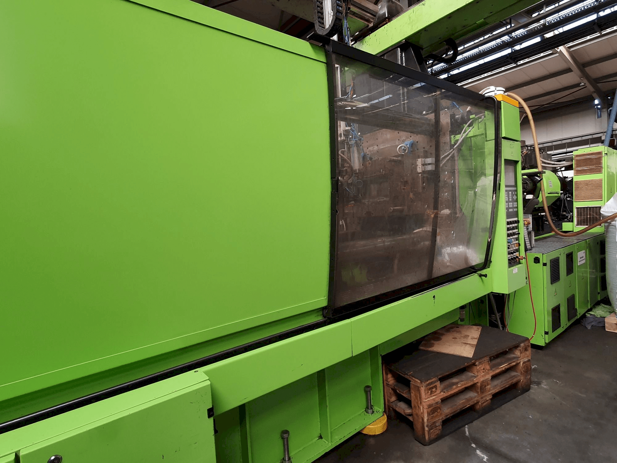 Вид станка ENGEL ES 4550/550 KSL спереди