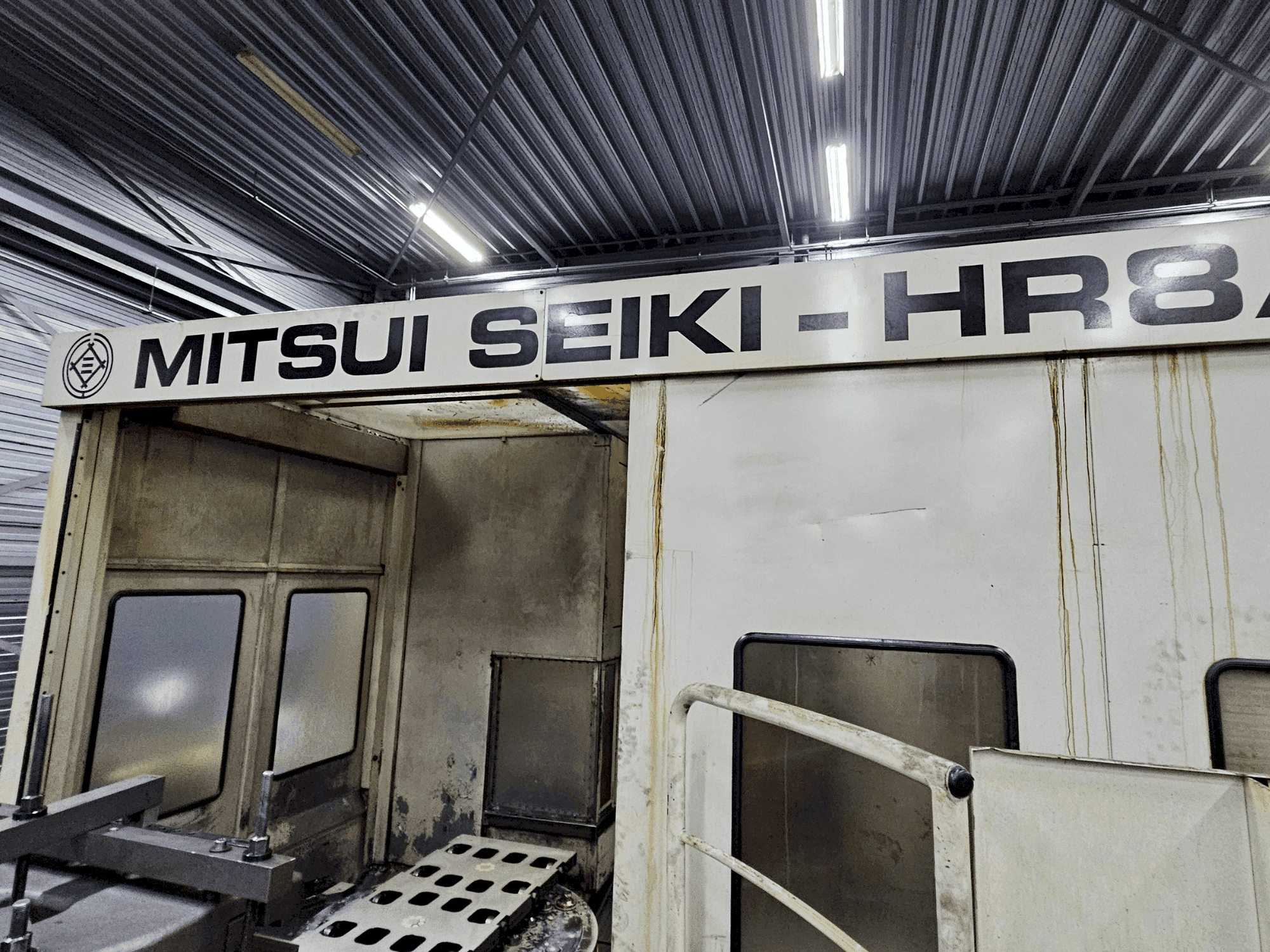 Вид станка Mitsui Seiki HR8A спереди