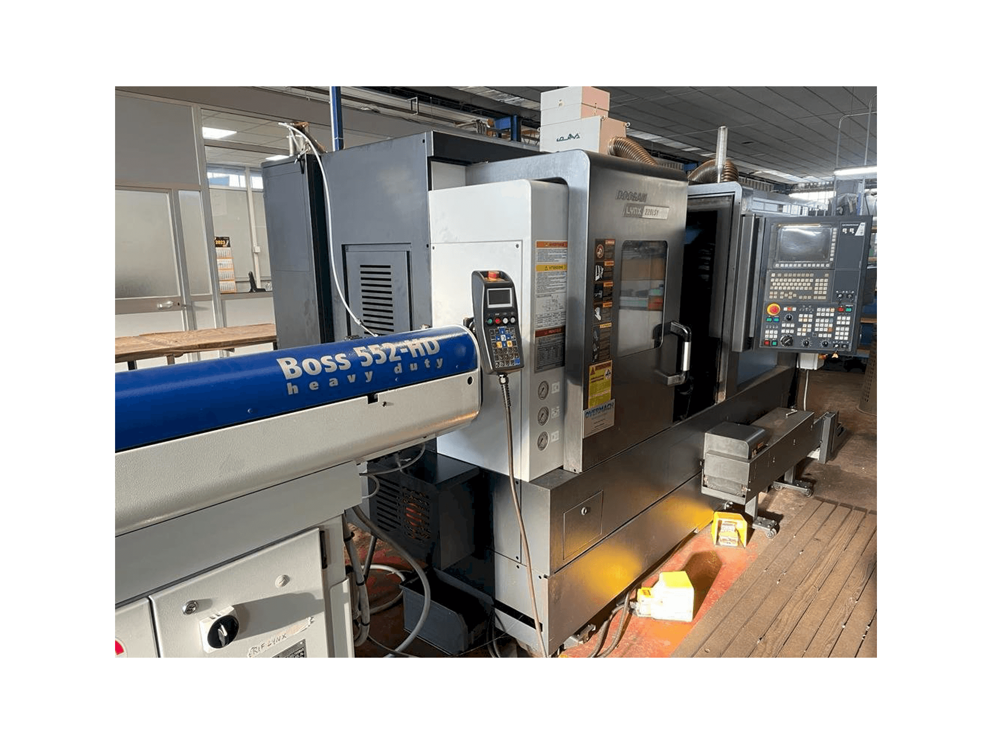 Вид станка Doosan LYNX 220LSY спереди