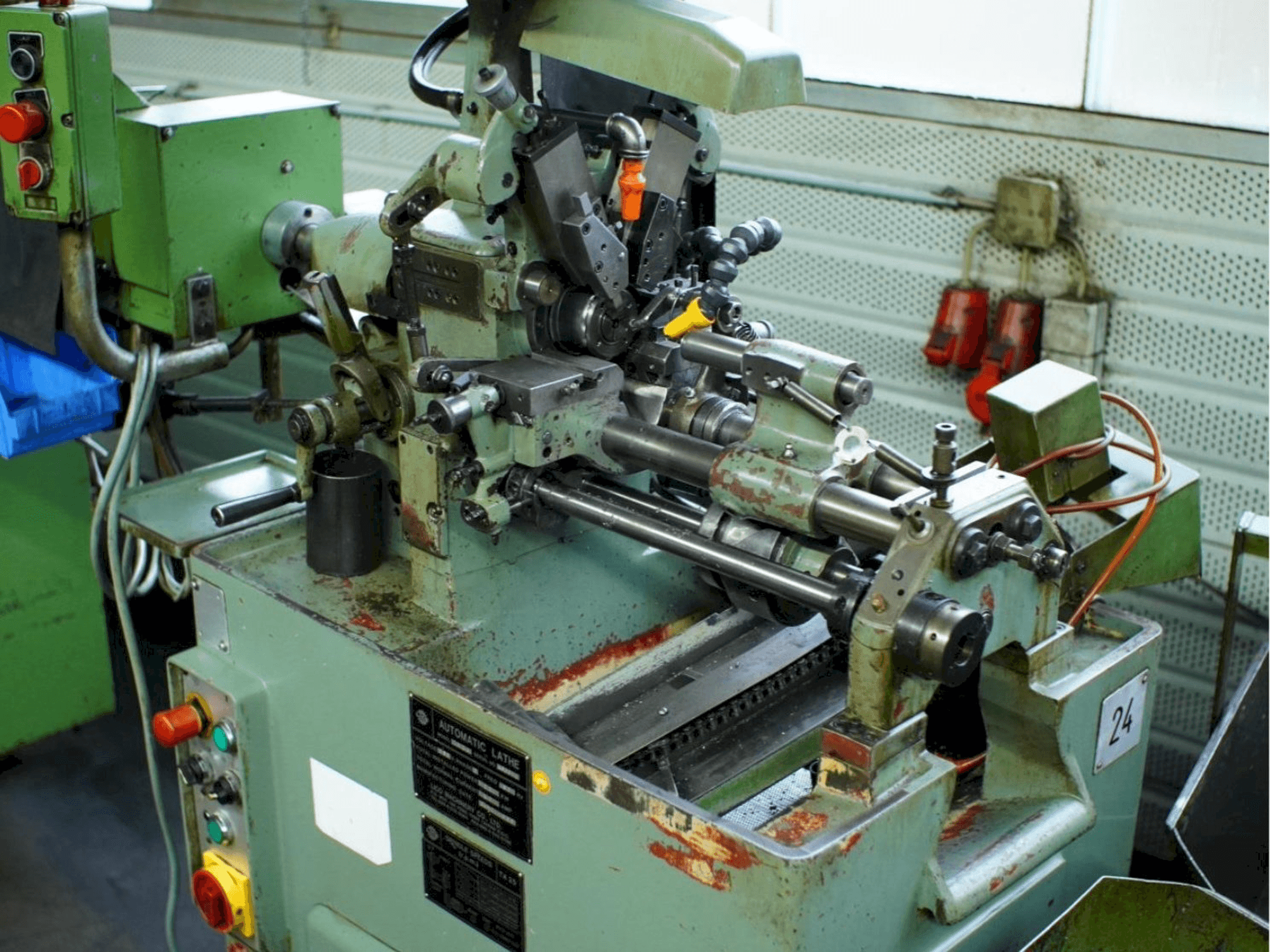 Вид станка LICO TA25 спереди