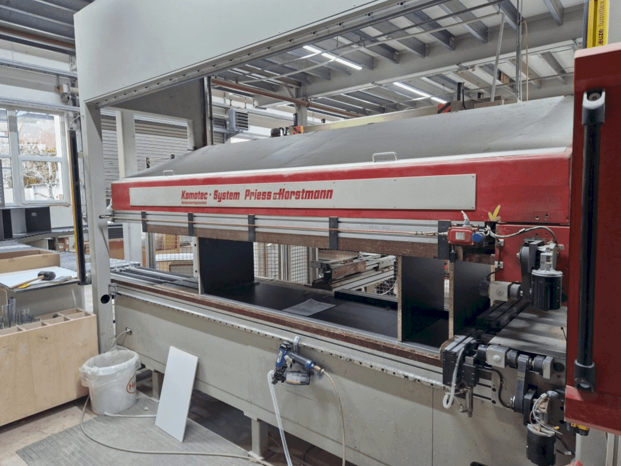 Вид станка Priess & Horstmann PBA-52M спереди