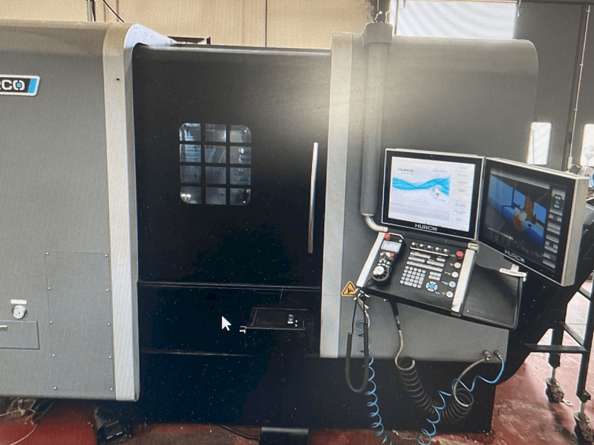 Вид станка Hurco TMX8MYSi спереди