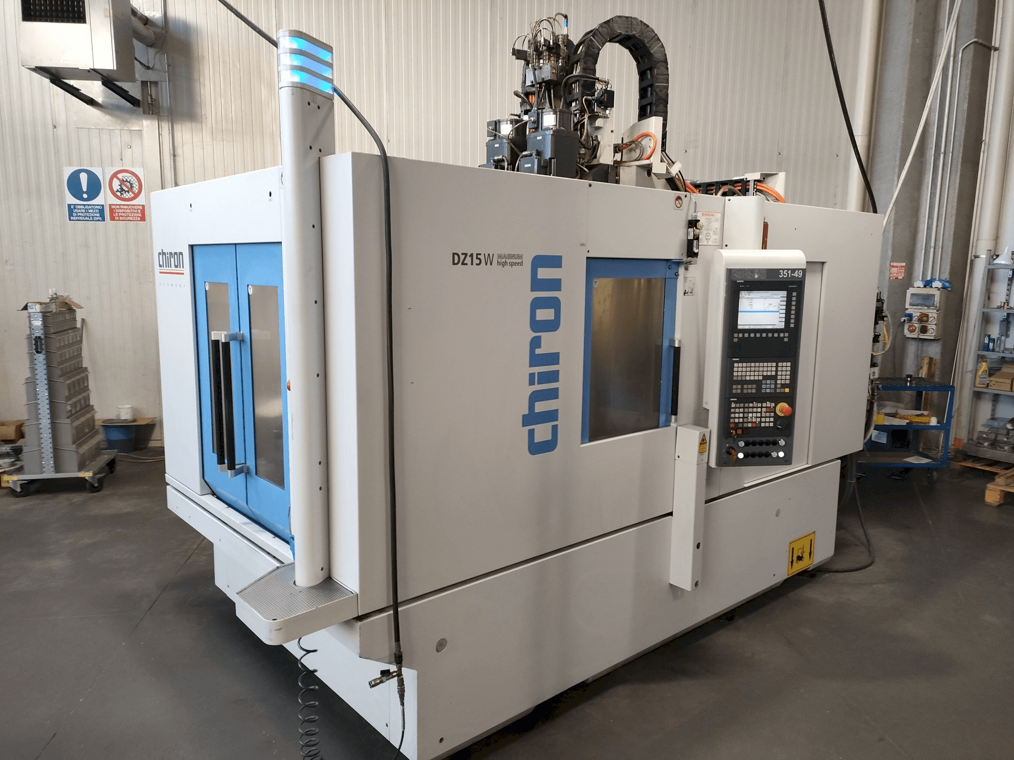 Вид станка CHIRON DZ15W MAGNUM HS спереди