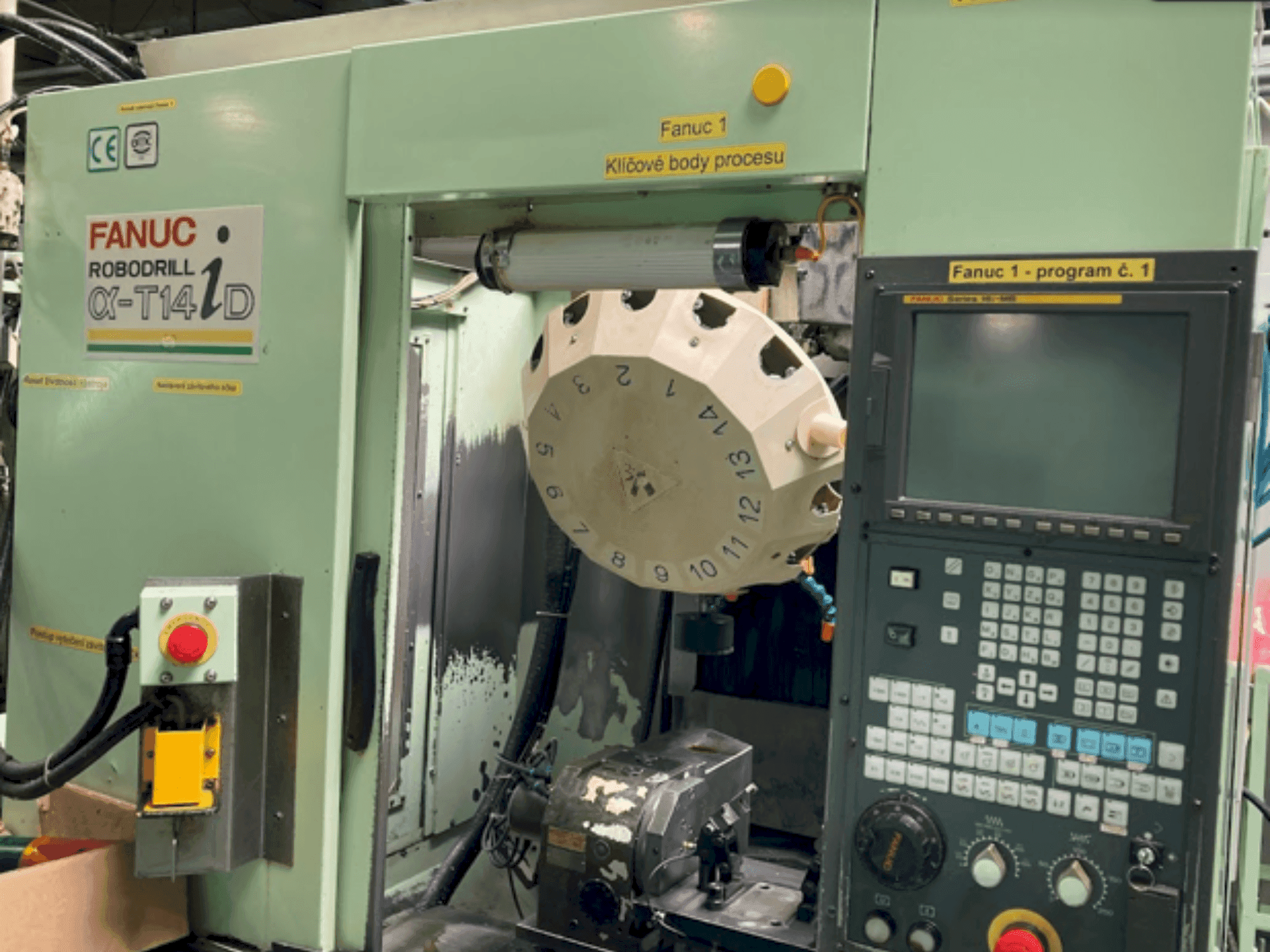 Вид станка FANUC Robodrill Alpha-T14 iD спереди