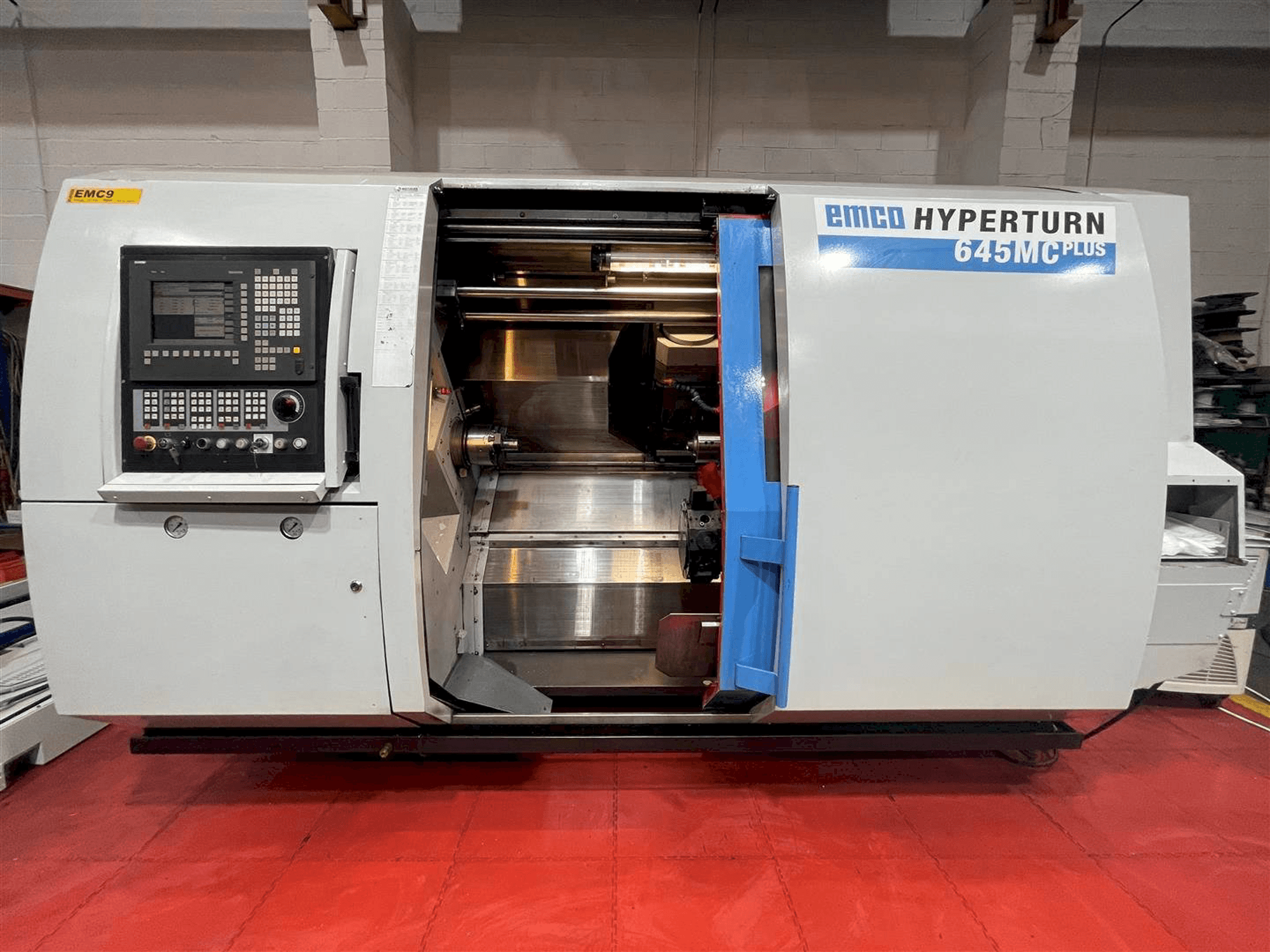 Вид станка EMCO Hyperturn 645MC Plus спереди