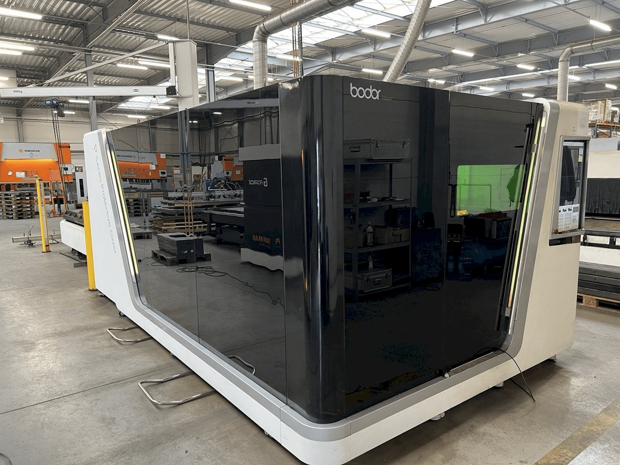 Вид станка Bodor P3015 спереди