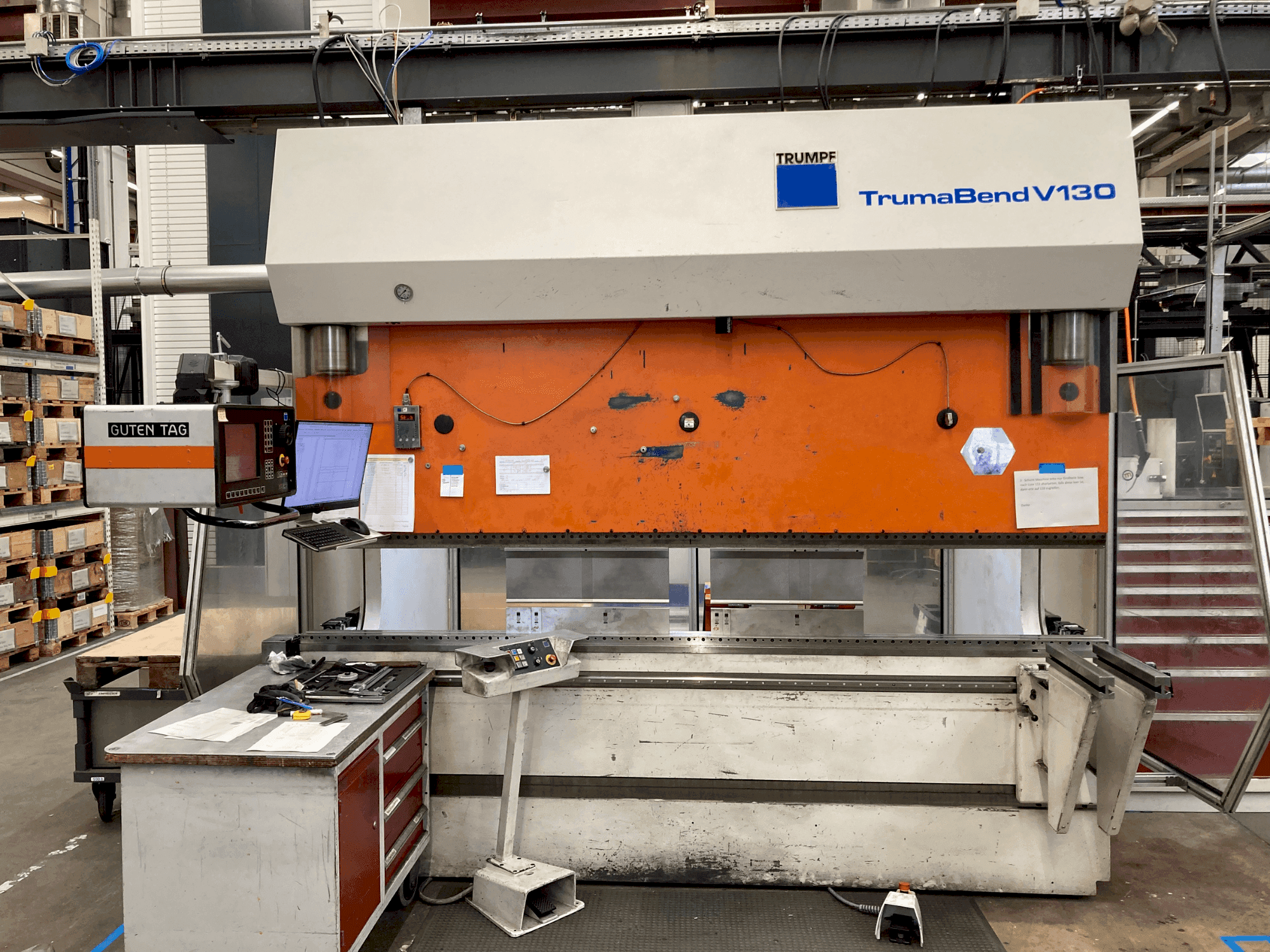 Вид станка TRUMPF TrumaBend V130 спереди