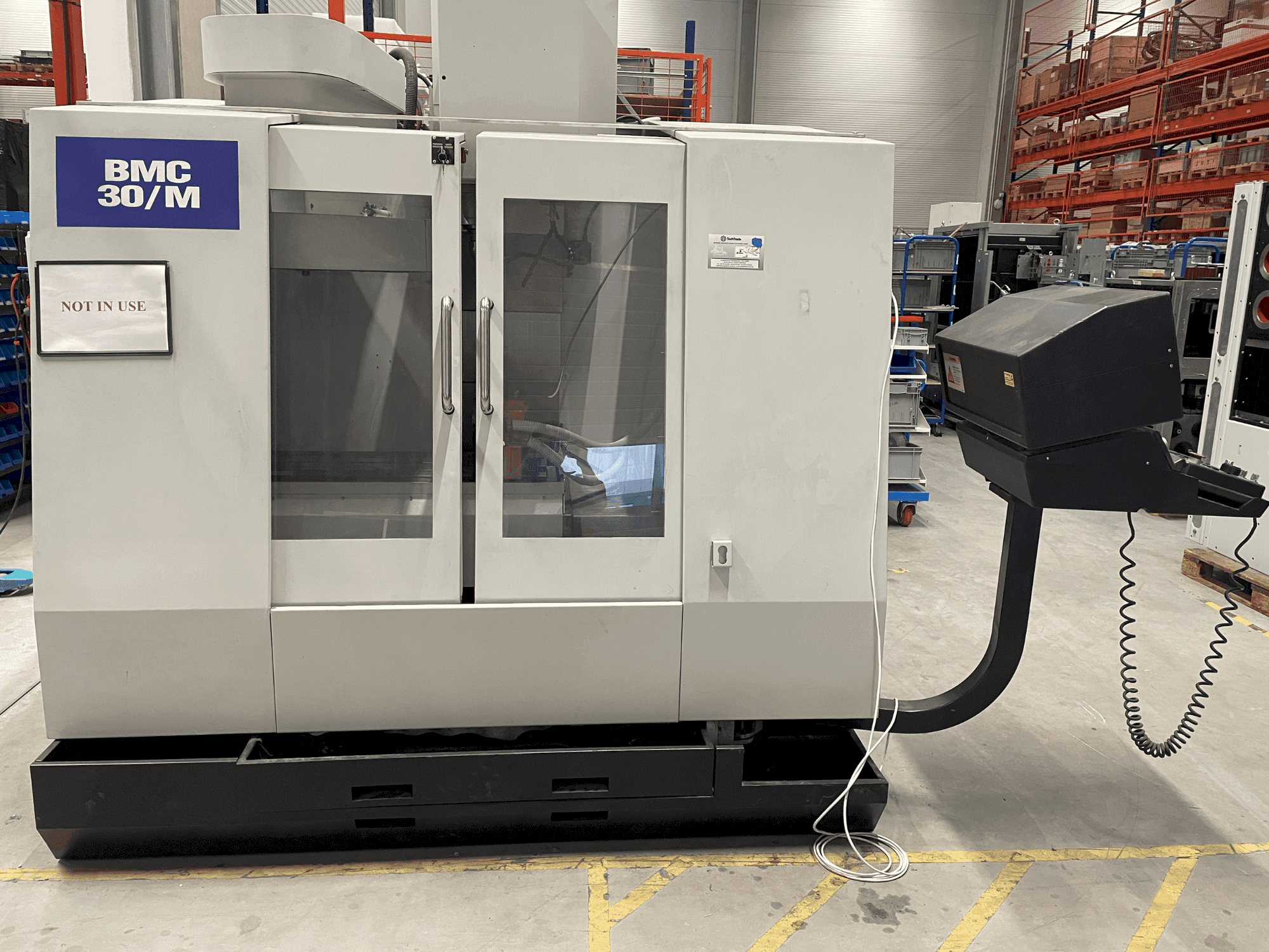 Вид станка Hurco BMC-30M спереди