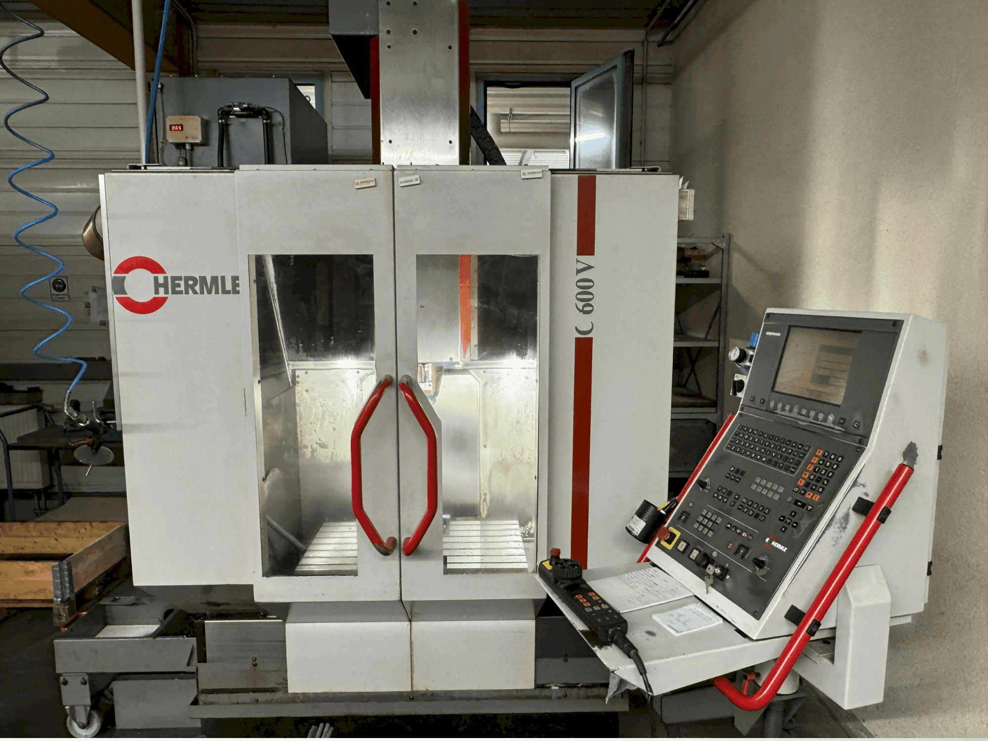 Вид станка HERMLE C600 спереди