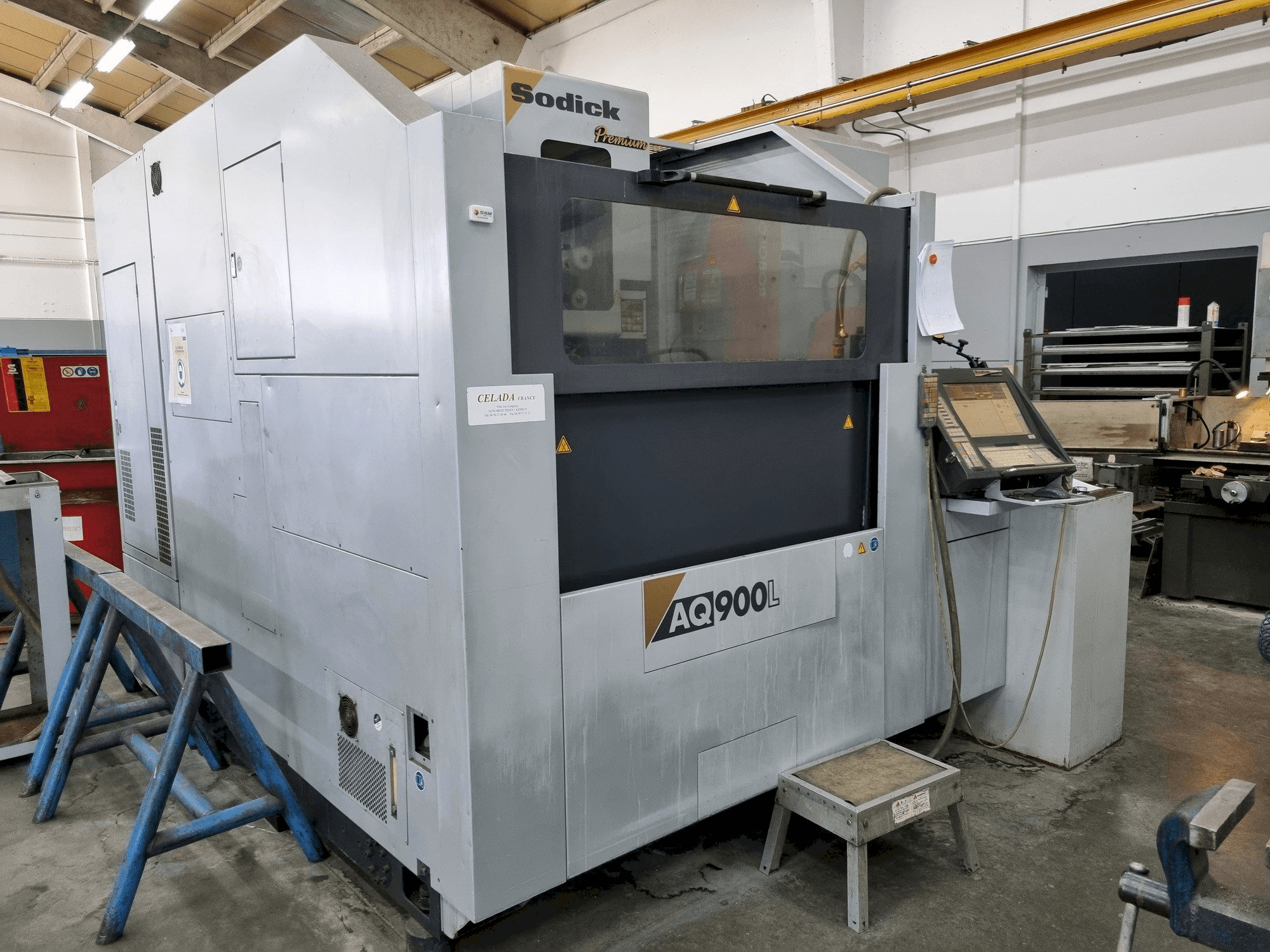 Вид станка Sodick AQ900L спереди