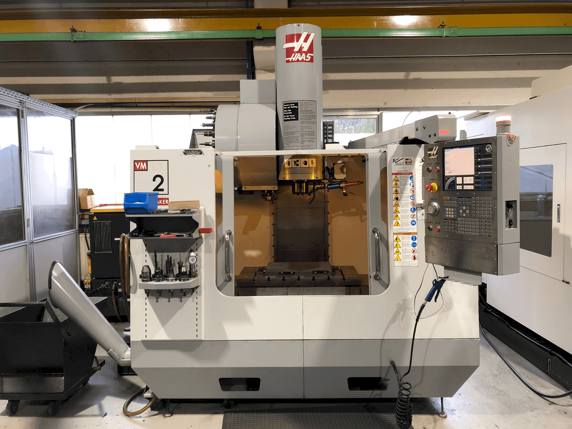 Вид станка HAAS VM-2HF спереди