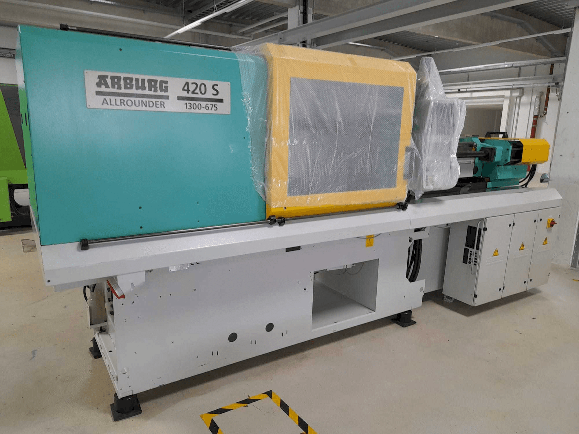 Вид станка Arburg Allrounder 420S 1300-675 спереди