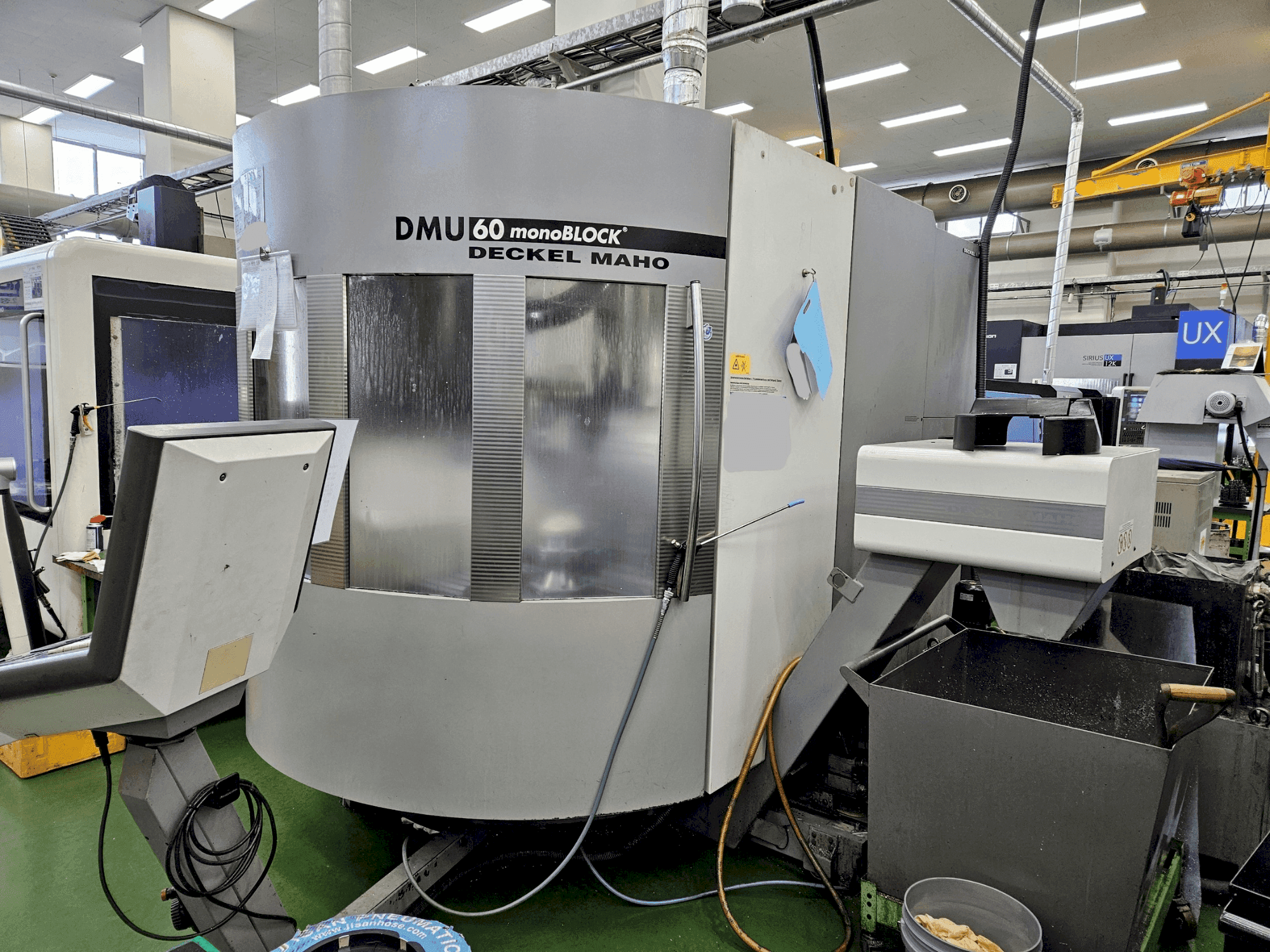 Вид станка DECKEL MAHO DMU 60 MonoBlock спереди