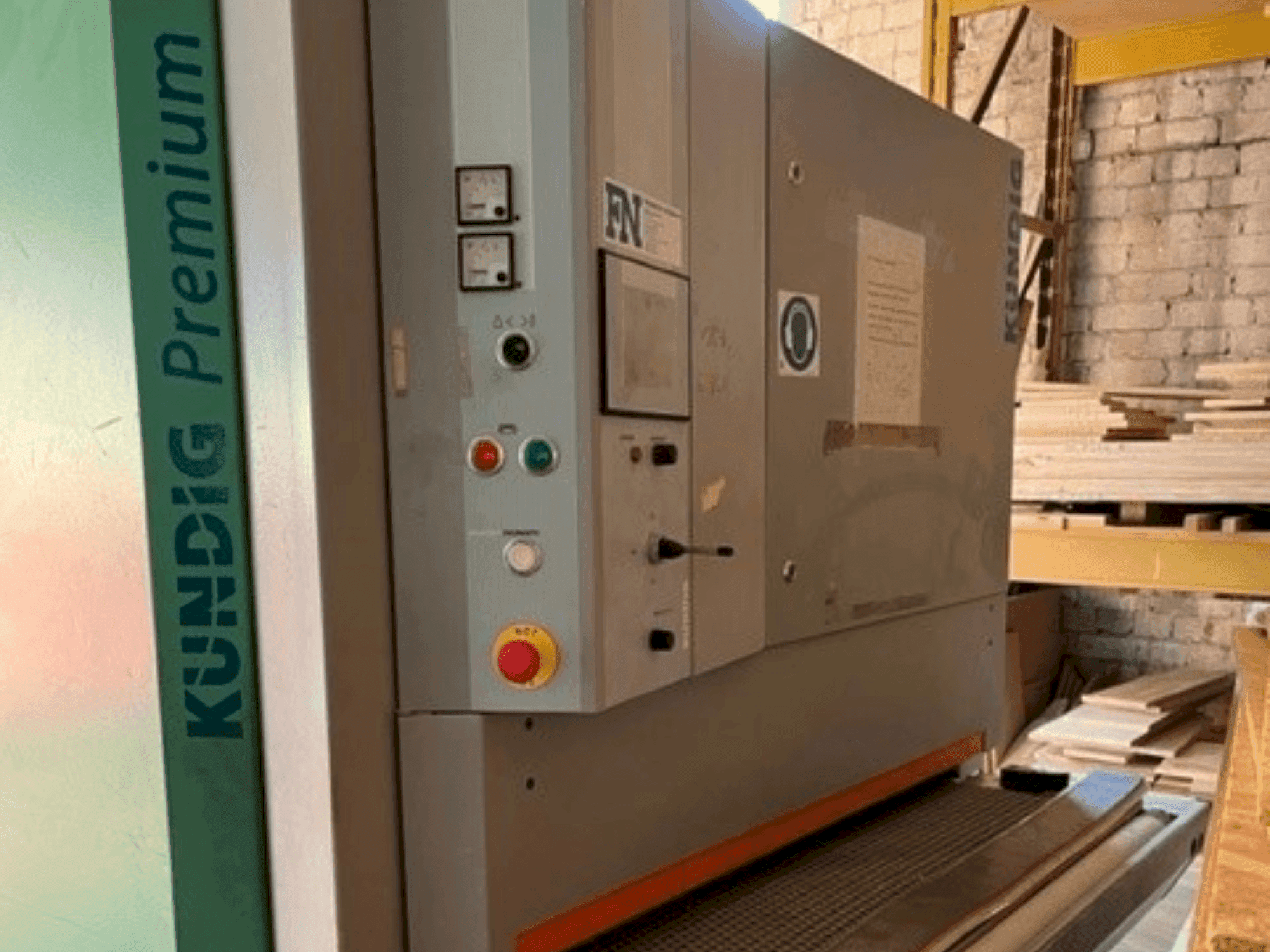 Вид станка Kundig Premium 2 1100-RE спереди