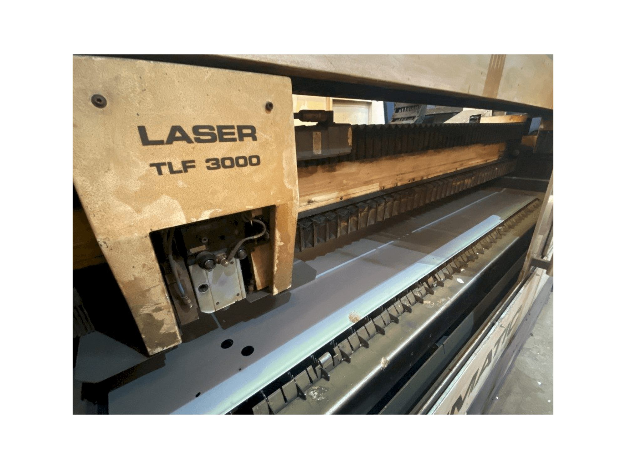 Вид станка Trumpf TRUMATIC L2530 спереди