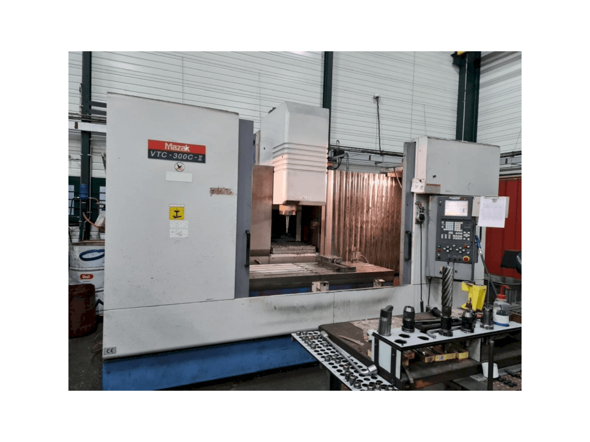 Вид станка Mazak VTC 300C спереди