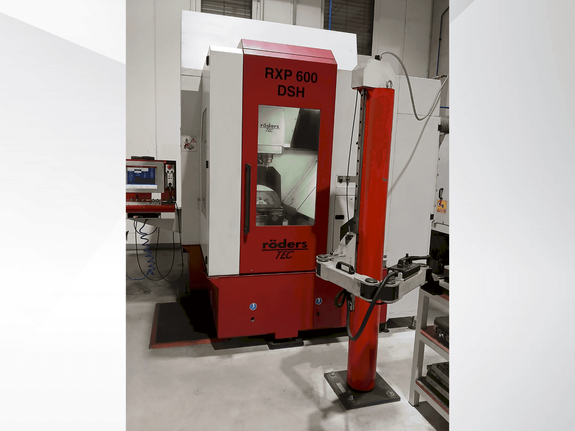 Вид станка Röders TEC RXP 600 DSH спереди