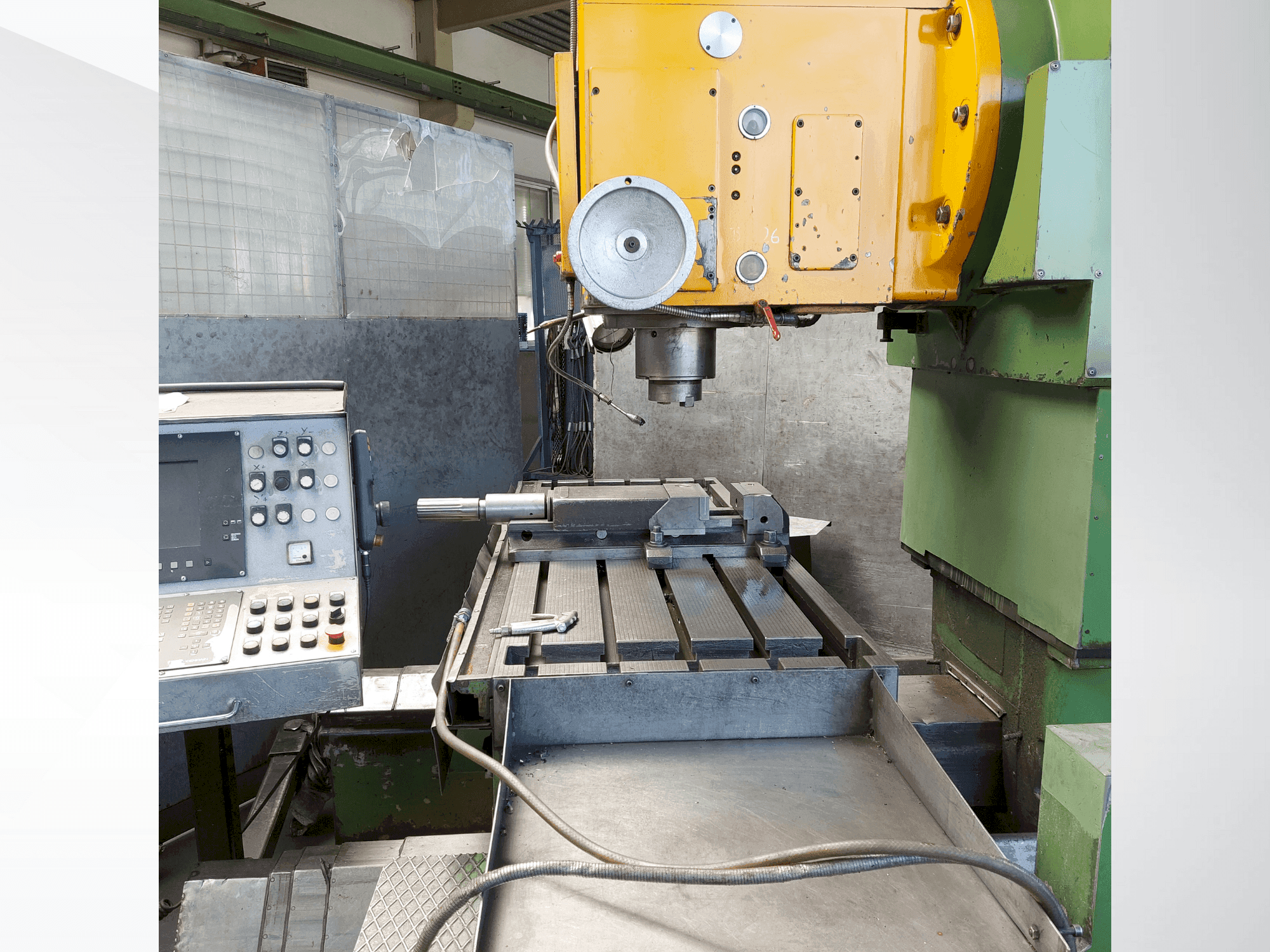 рабочее помещени Droop & Rein FS 110 станка
