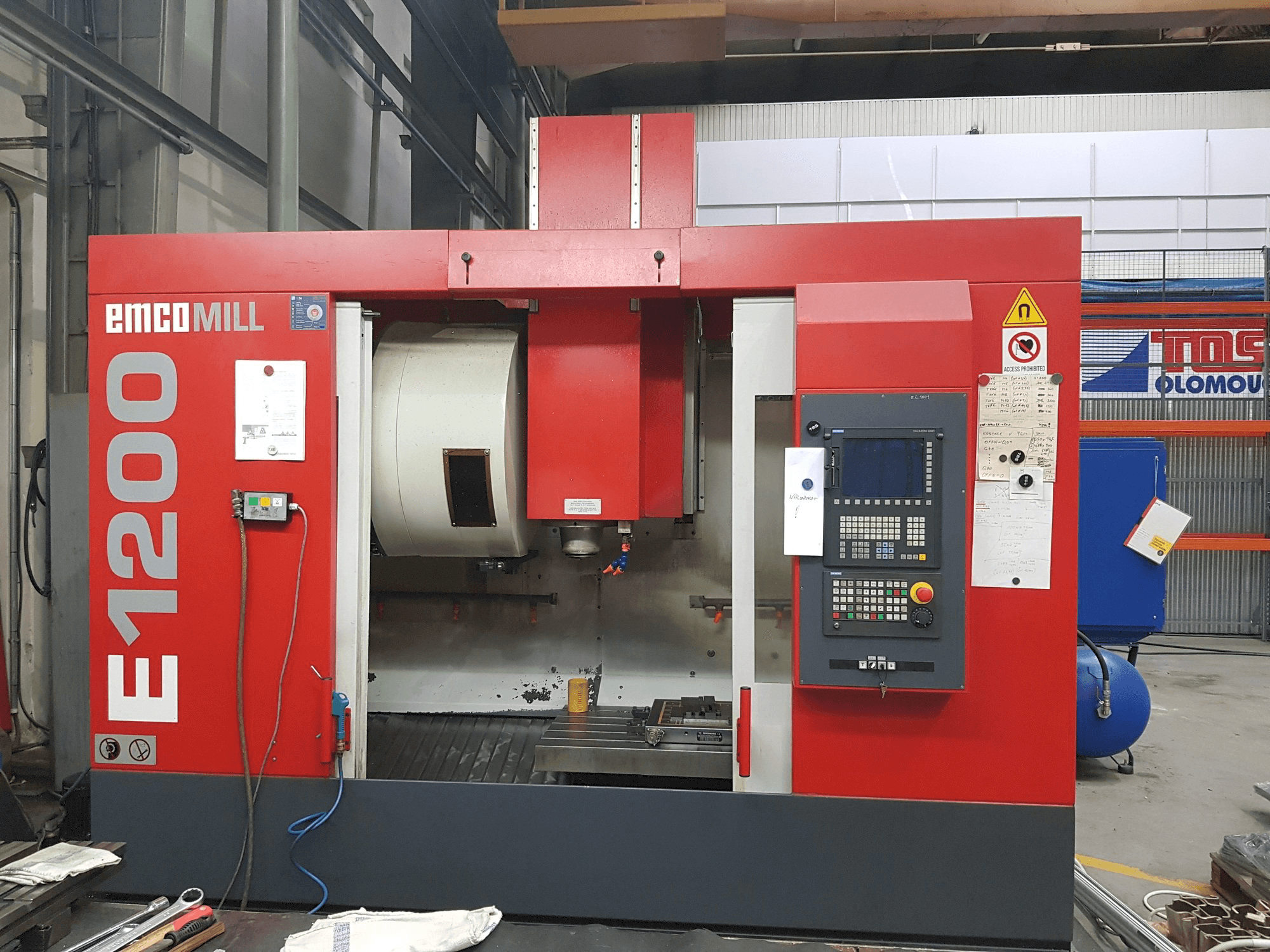 Вид станка EMCO Emcomill E 1200 спереди