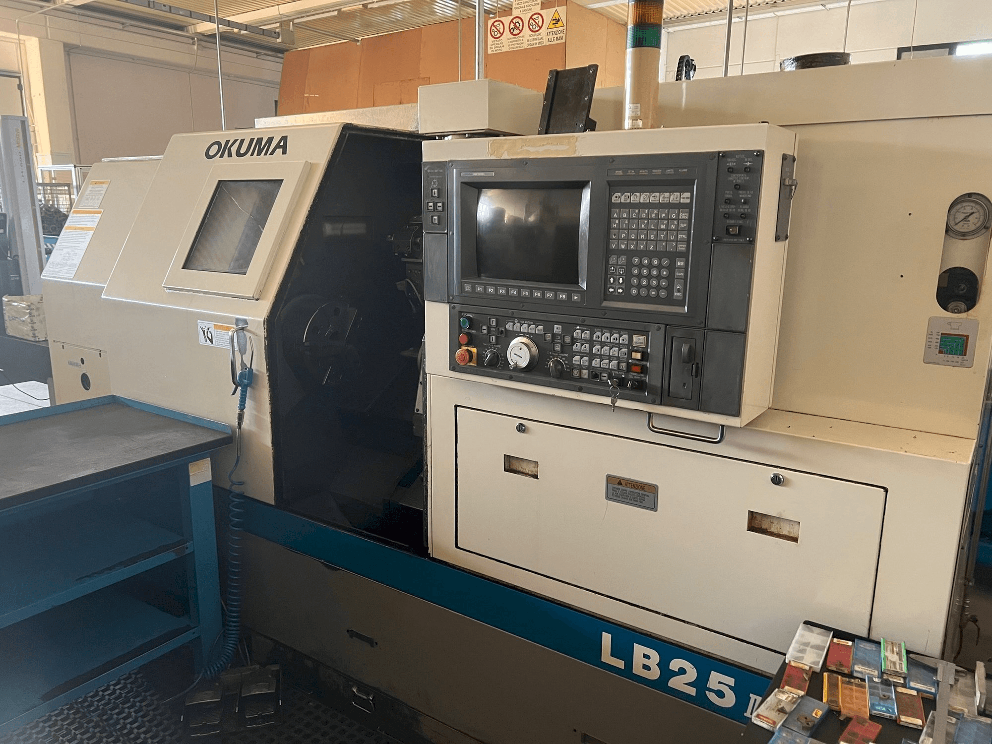 Вид станка Okuma LB 25 II спереди