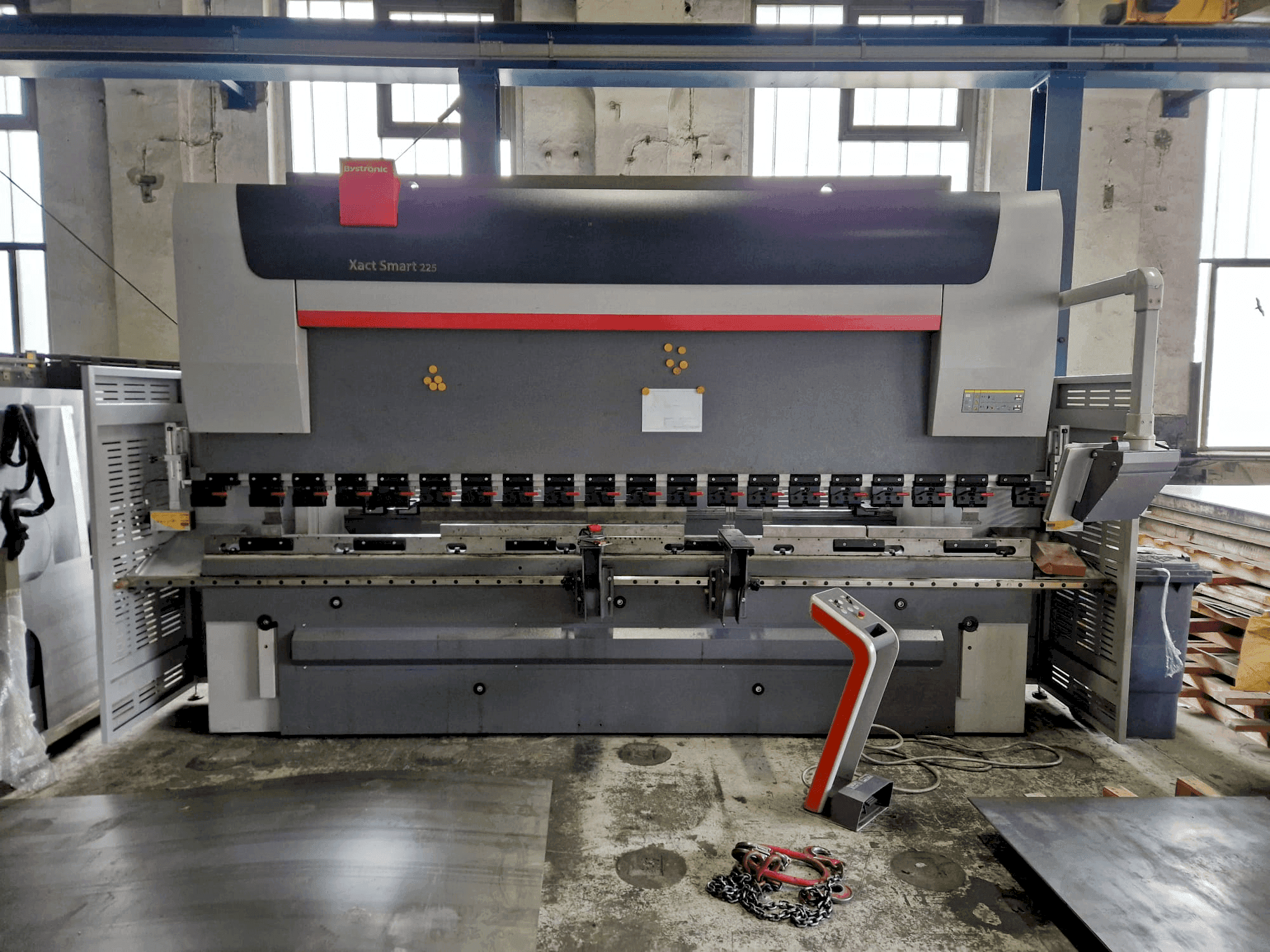 Вид станка Bystronic Xact Smart 225/4100 спереди