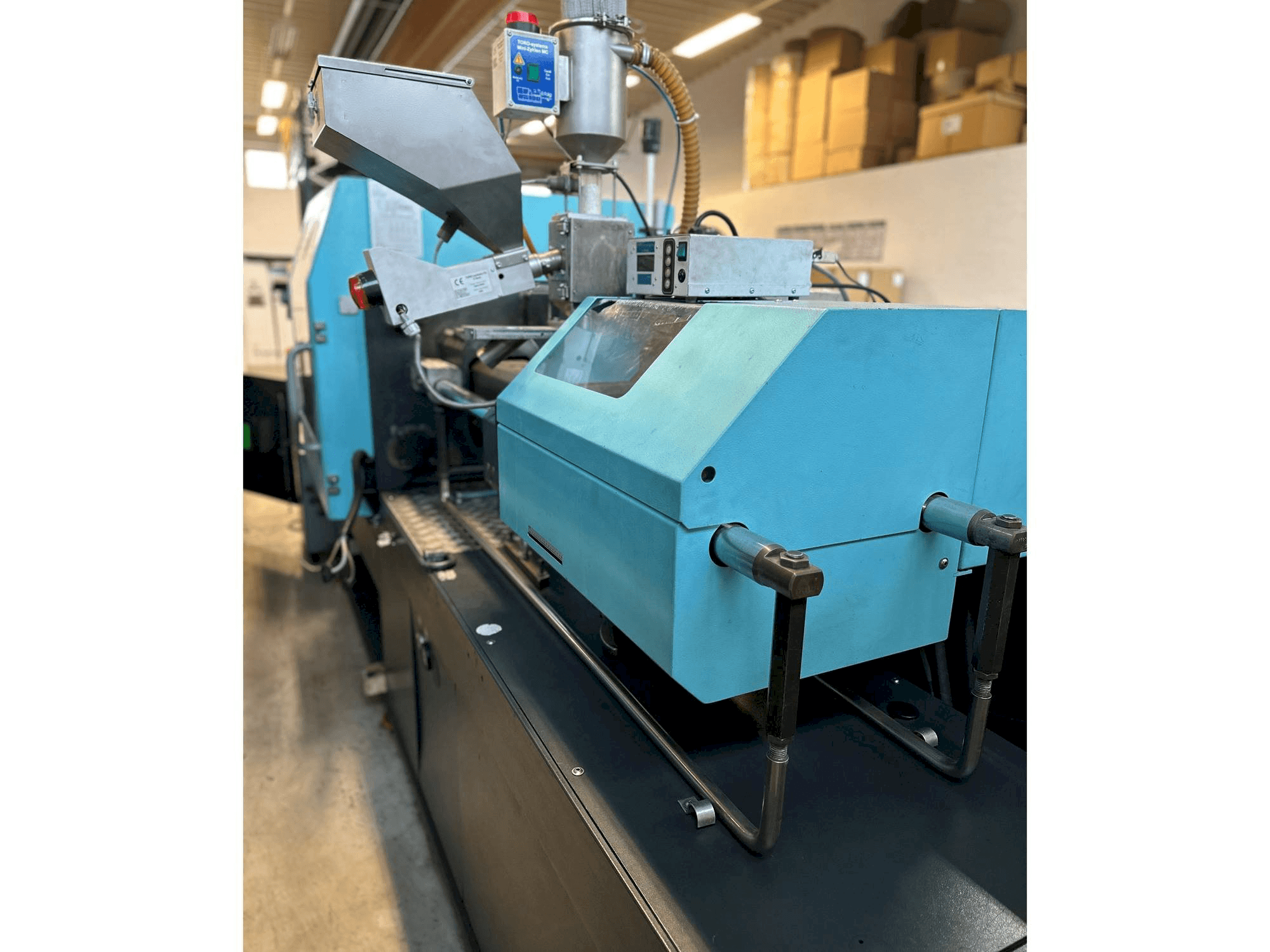 Вид станка DEMAG Concept 80/370-120 спереди